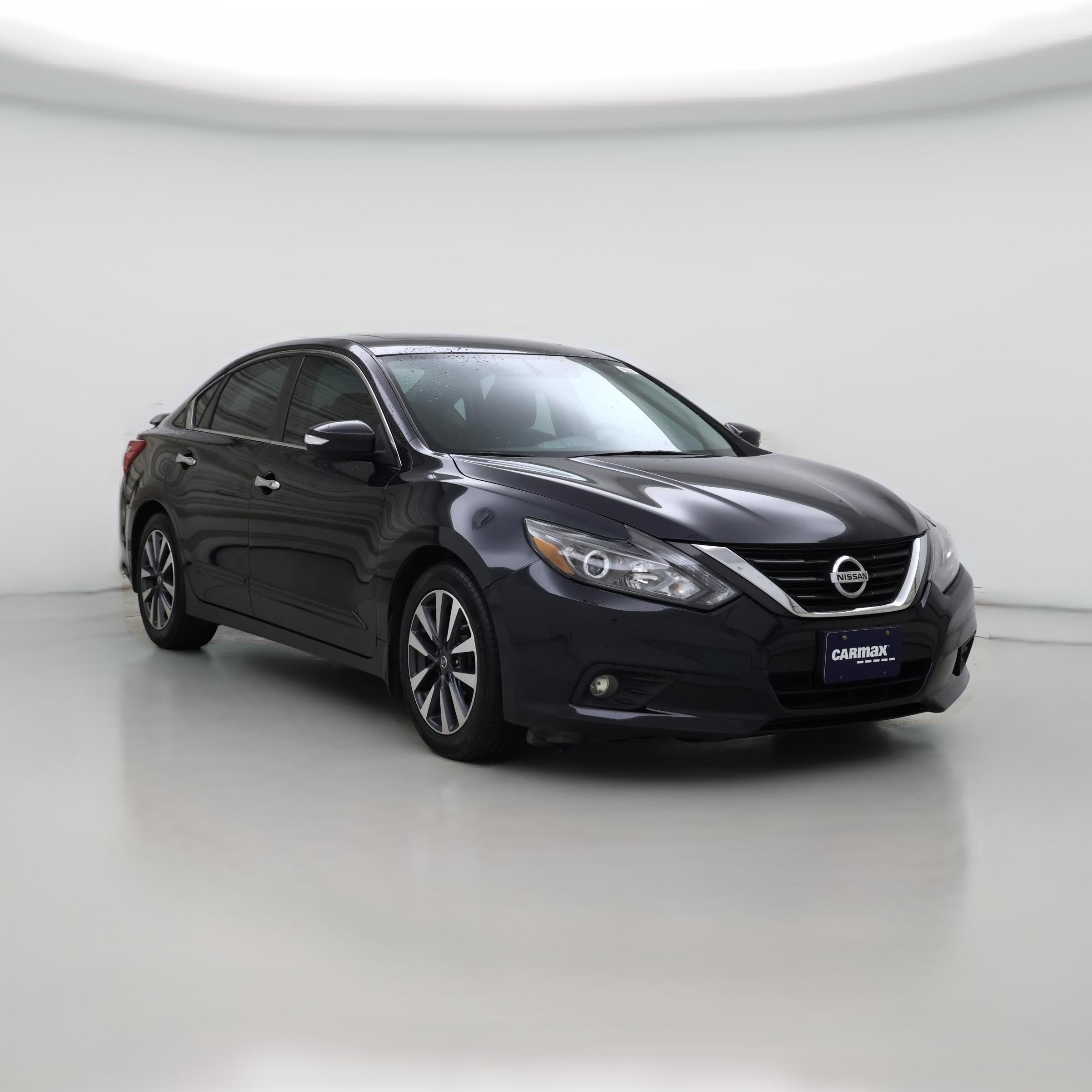 Thumbnail: 2017 Nissan Altima - 1