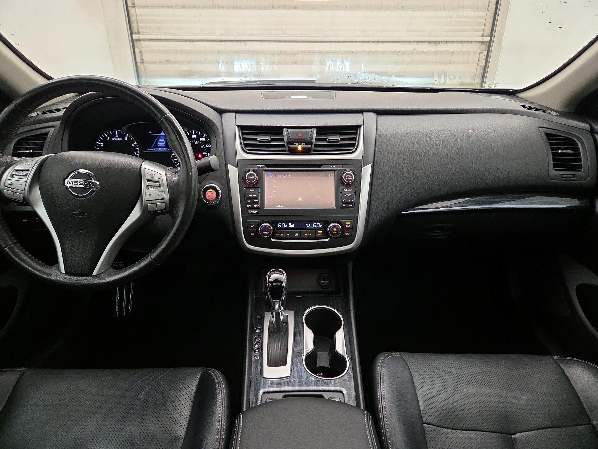 Thumbnail: 2017 Nissan Altima - 9