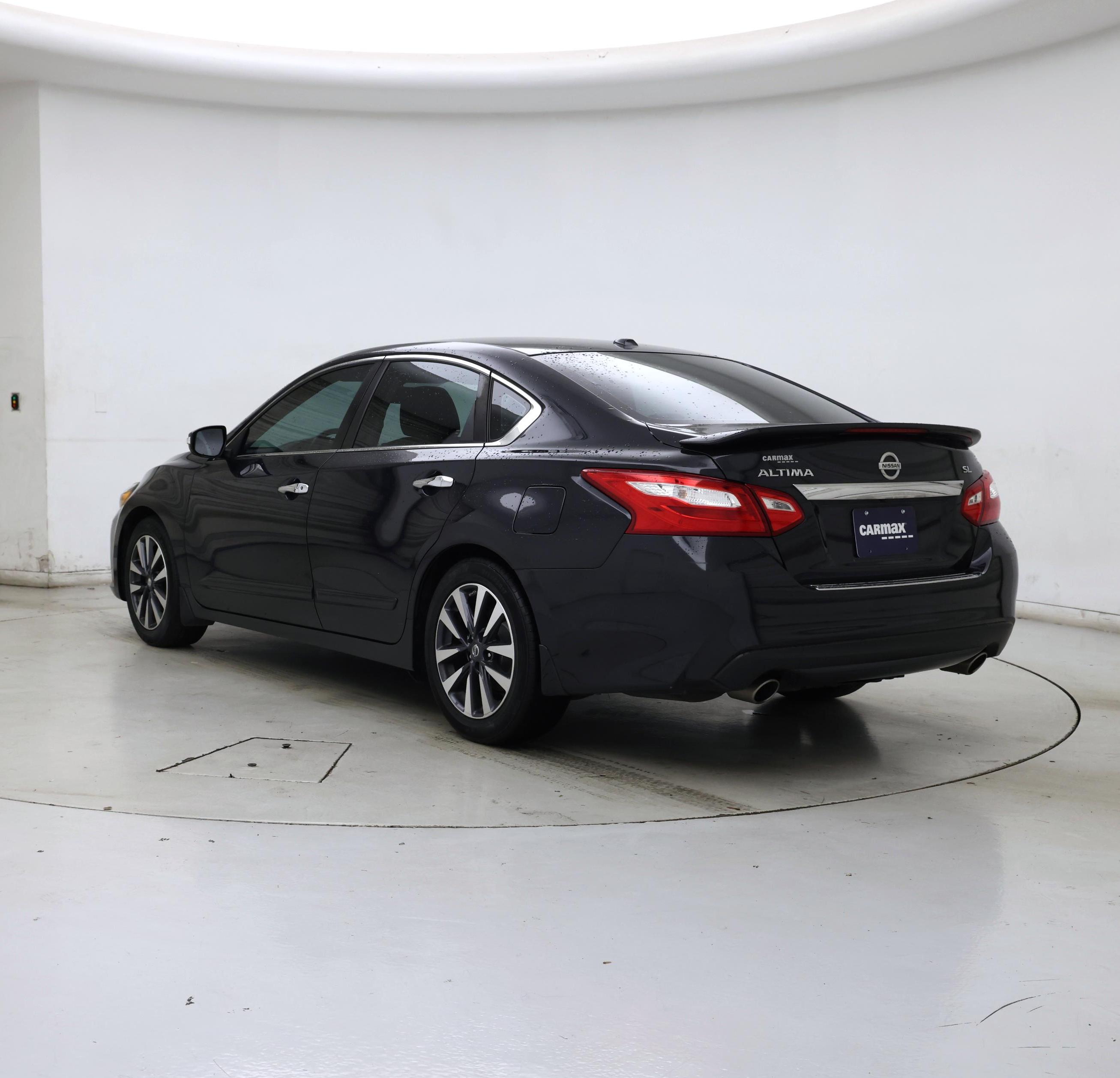 Thumbnail: 2017 Nissan Altima - 2