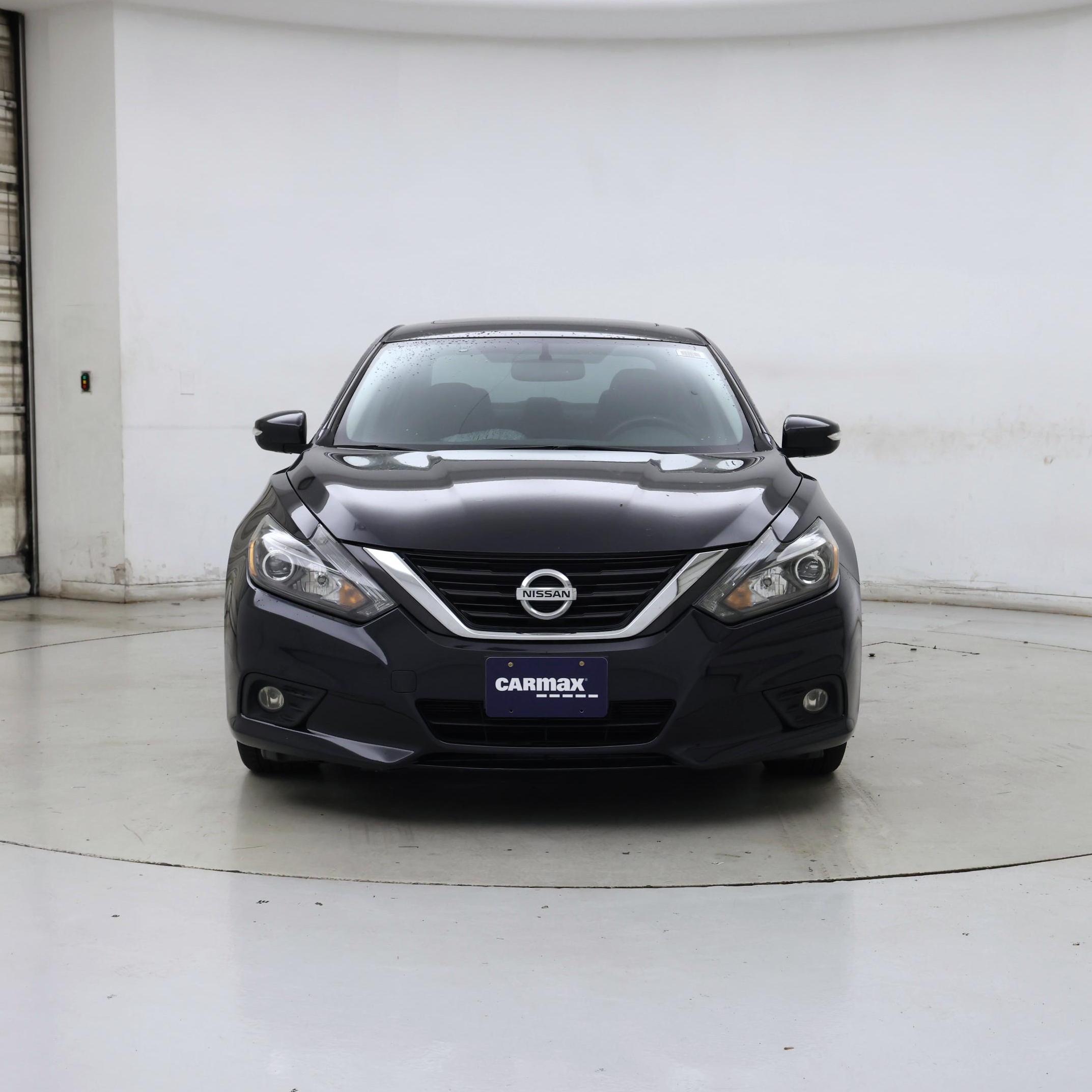Thumbnail: 2017 Nissan Altima - 5