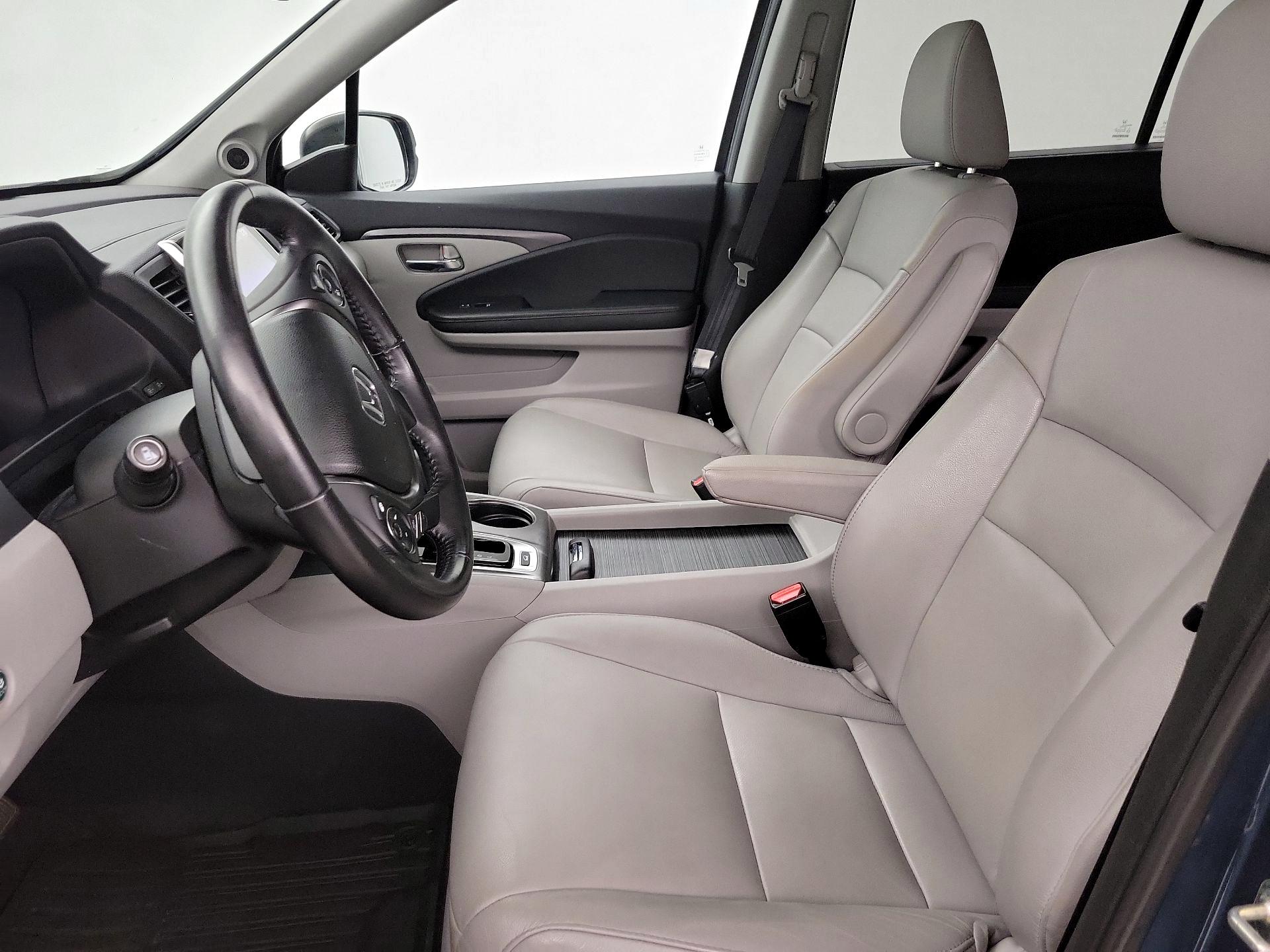 Thumbnail: 2017 Honda Pilot - 11