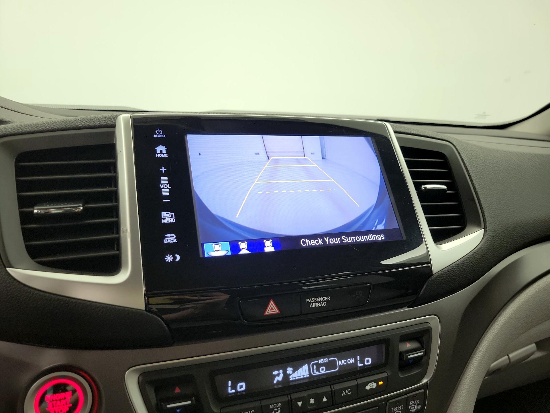 Thumbnail: 2017 Honda Pilot - 14