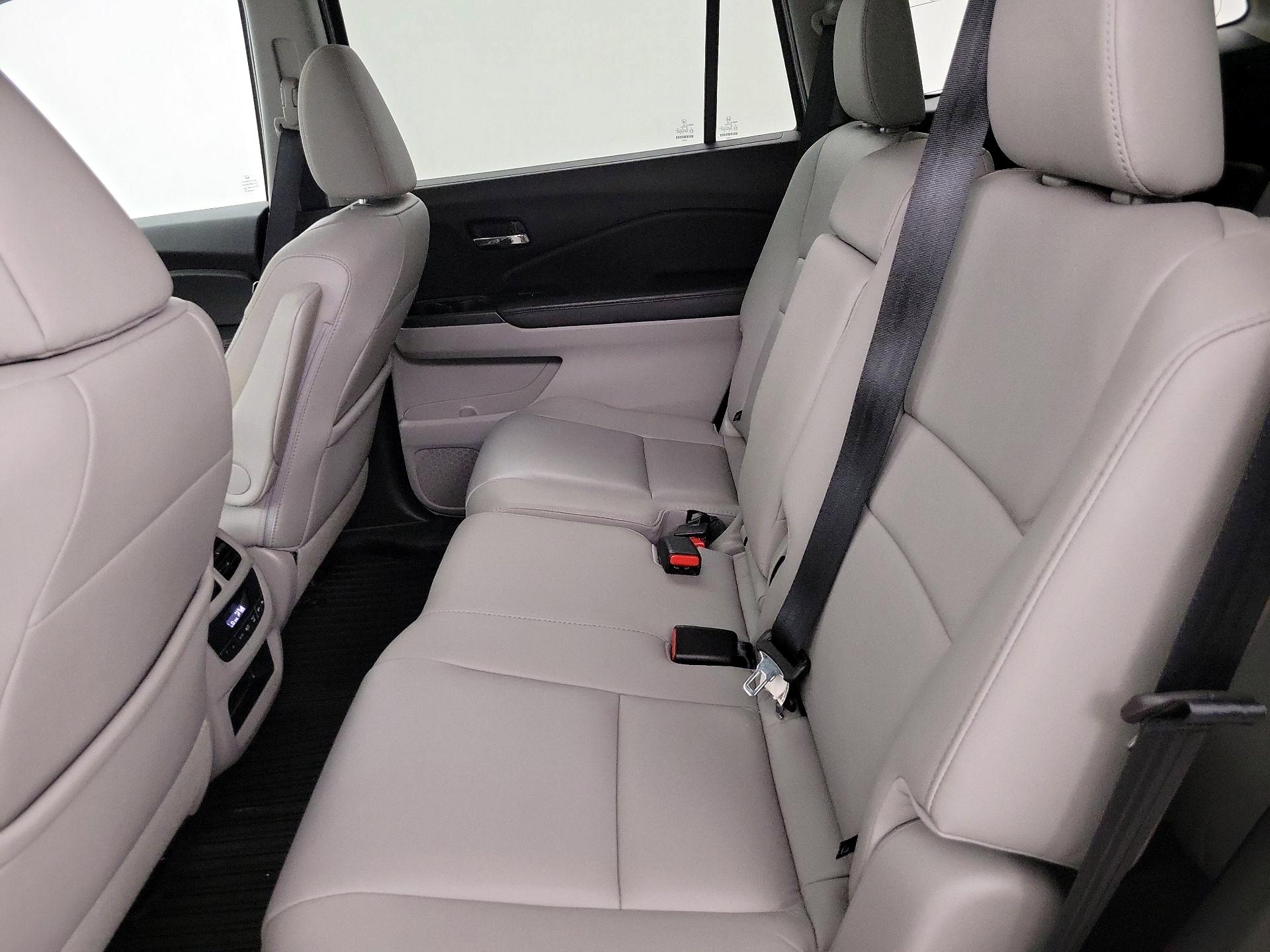 Thumbnail: 2017 Honda Pilot - 20