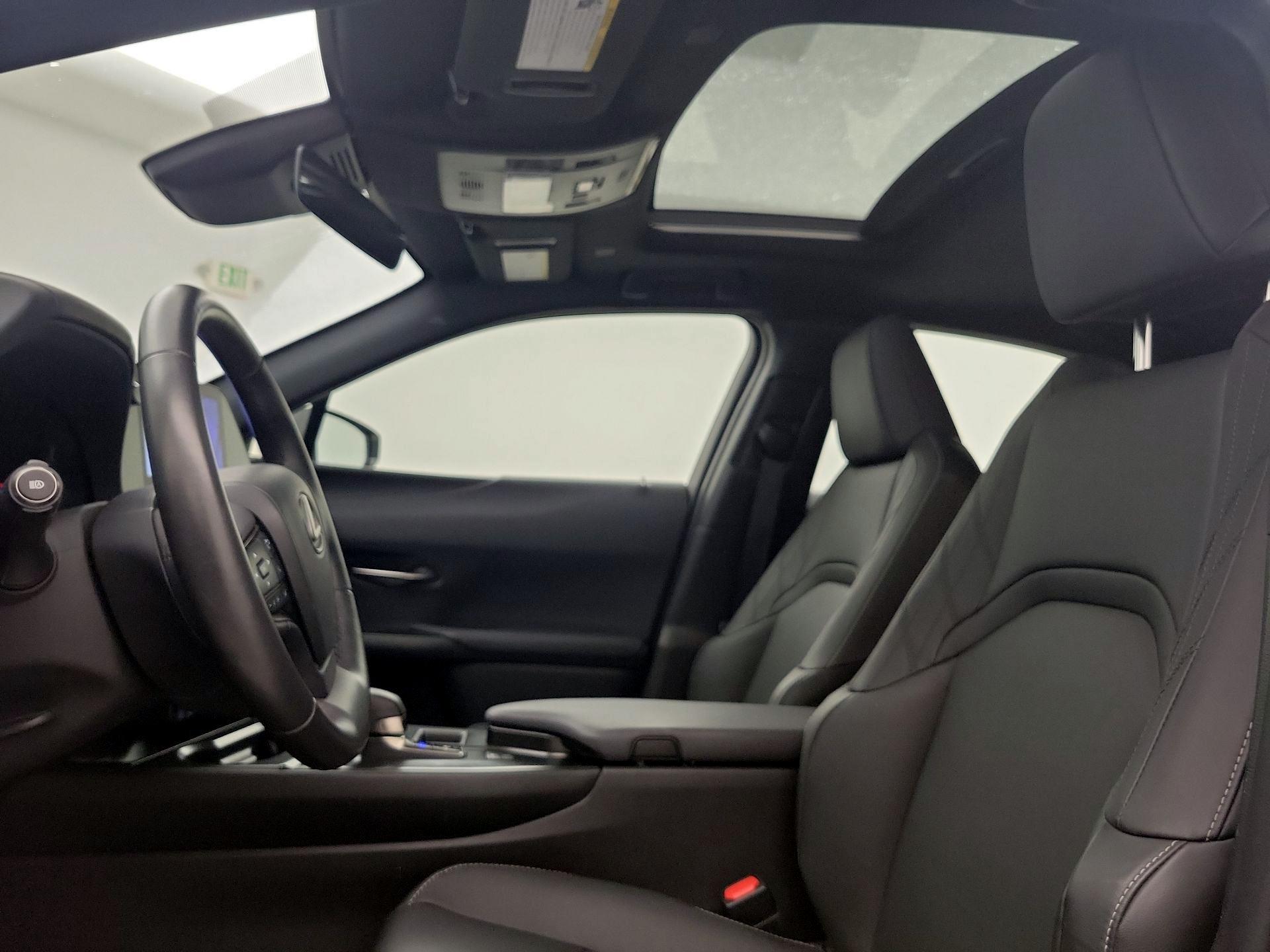 Thumbnail: 2025 Lexus UX - 19