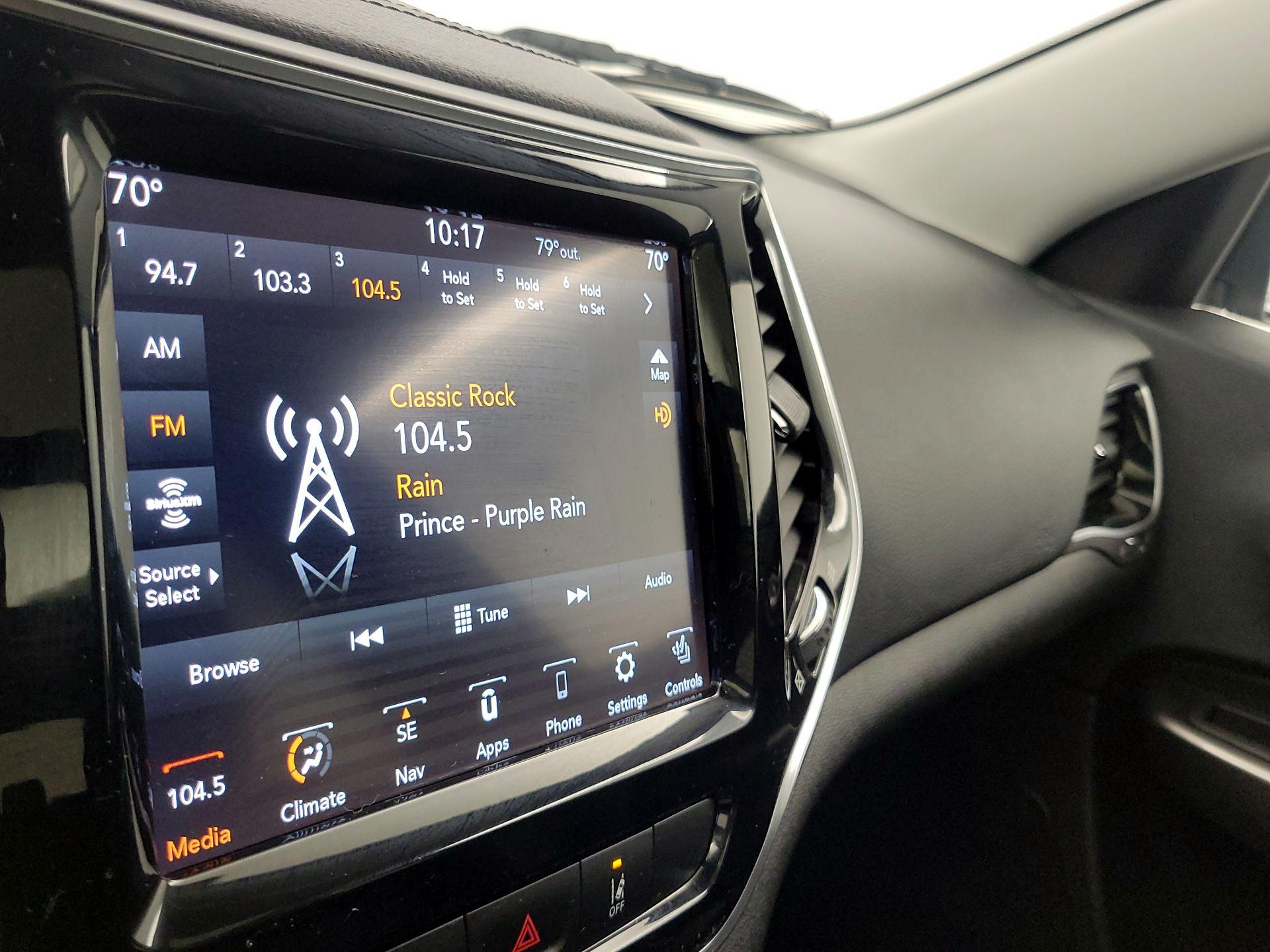 Thumbnail: 2020 Jeep Cherokee - 16