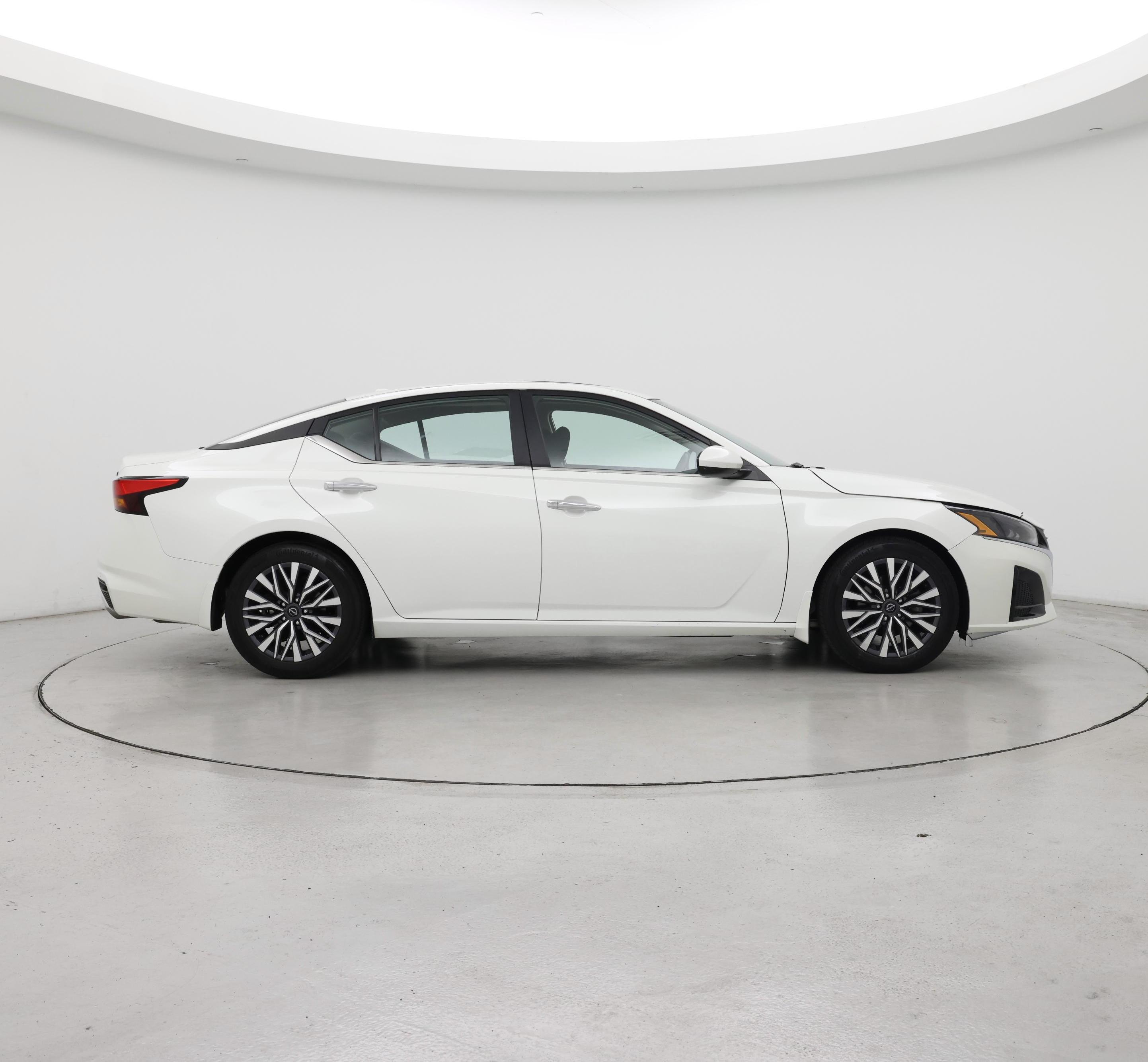 Thumbnail: 2023 Nissan Altima - 7