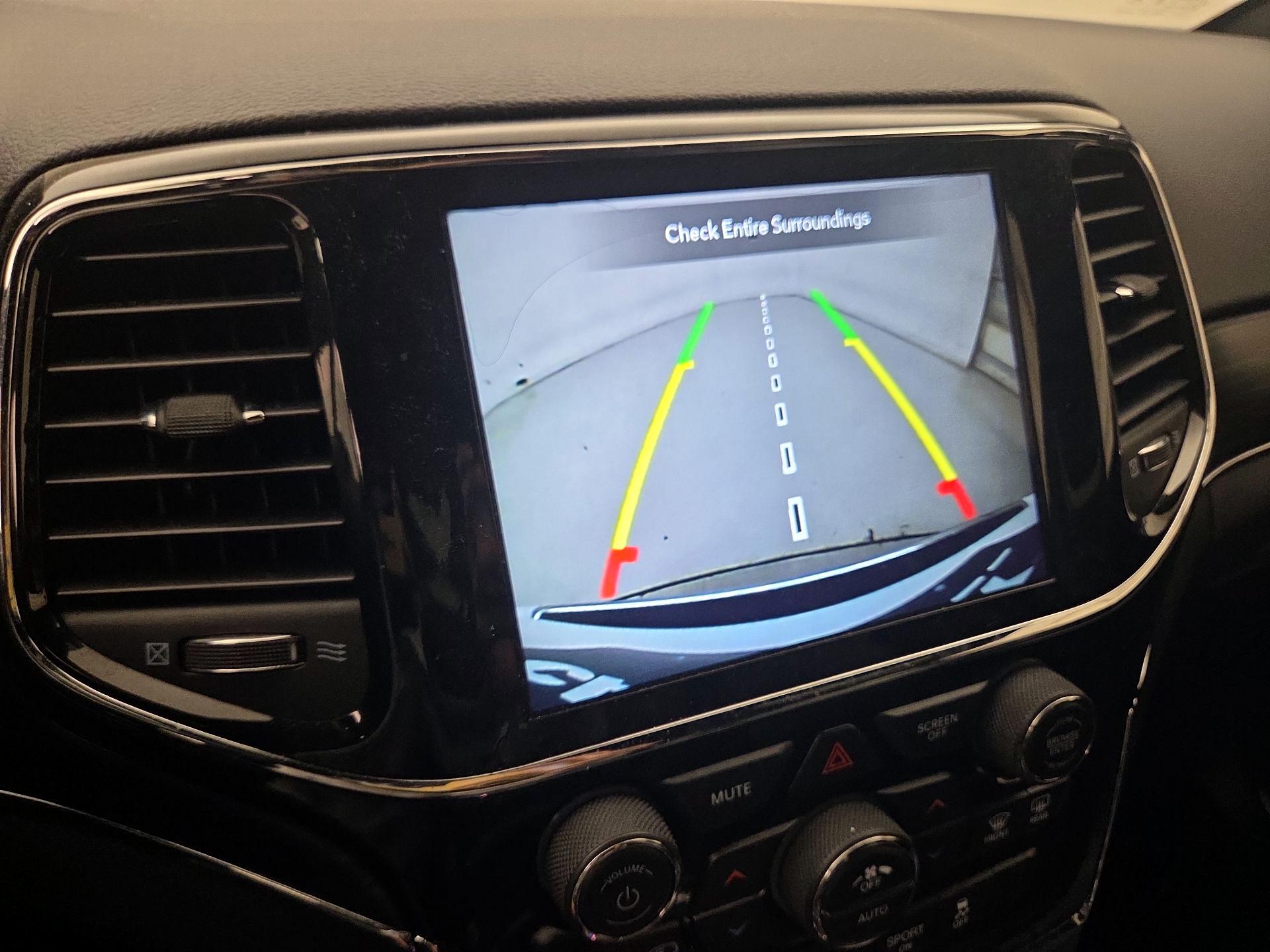 Thumbnail: 2019 Jeep Grand Cherokee - 15