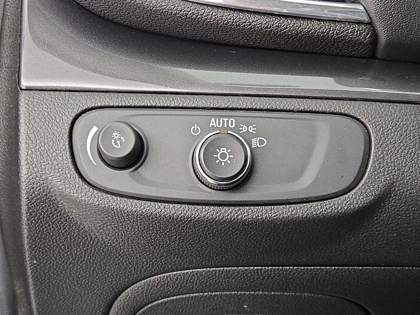 2019 Buick Encore Preferred - Photo 14