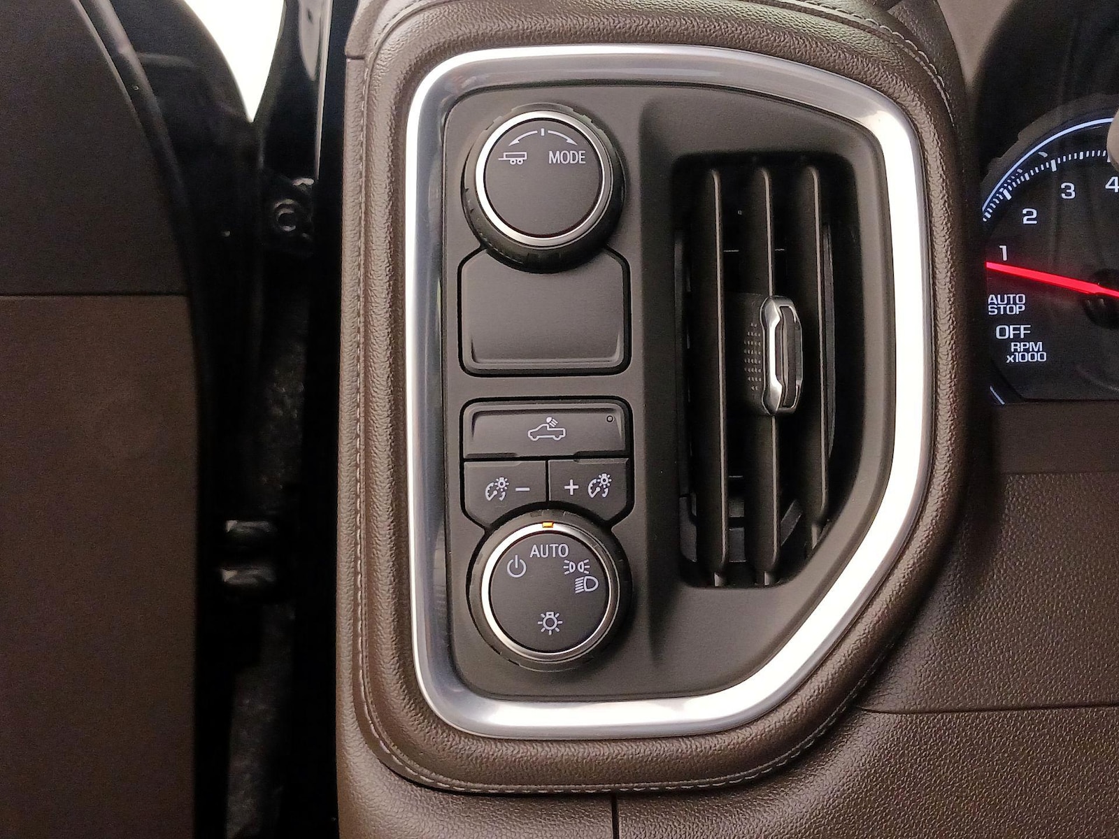 2021 Chevrolet Silverado 1500 LT - Photo 14