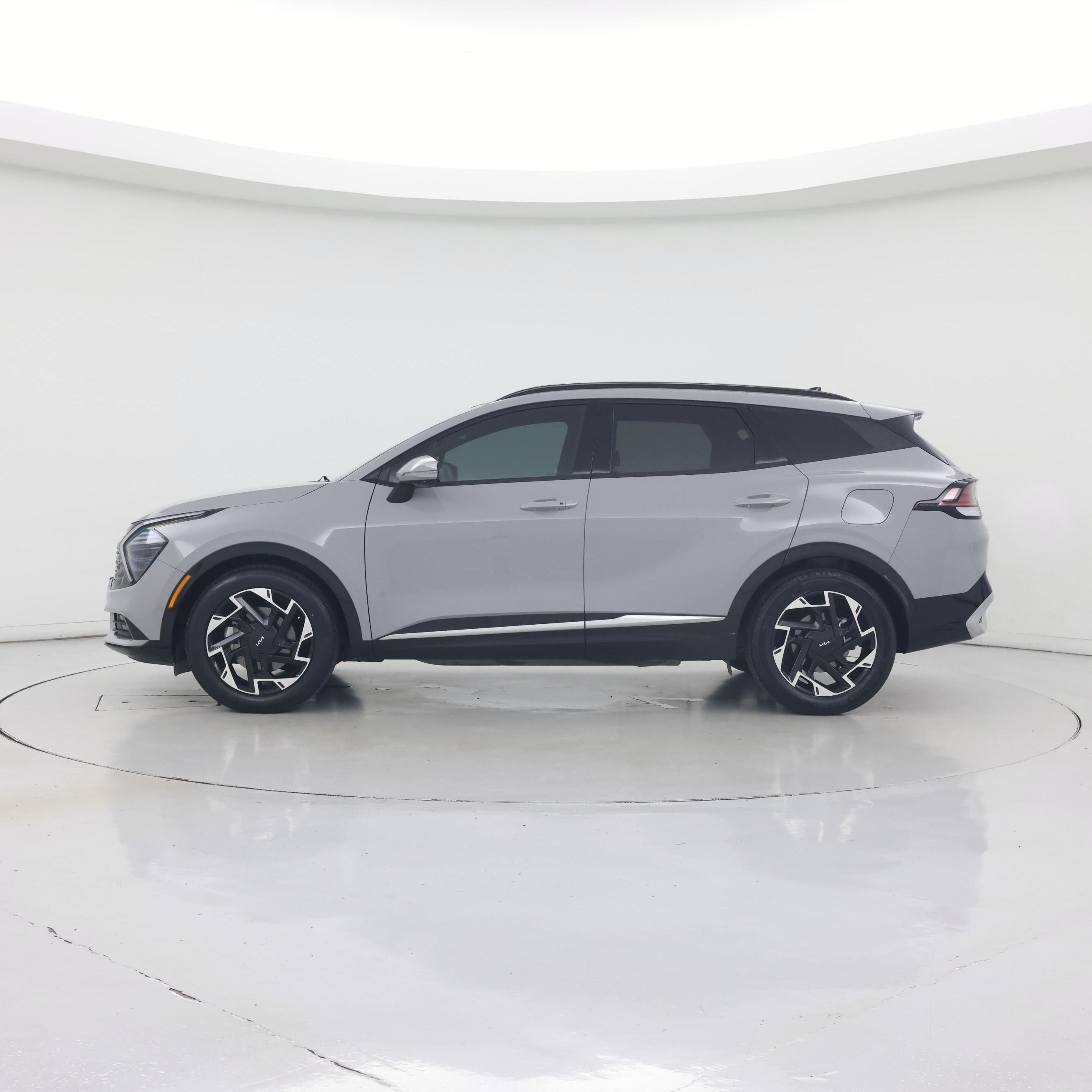 Thumbnail: 2023 Kia Sportage - 3