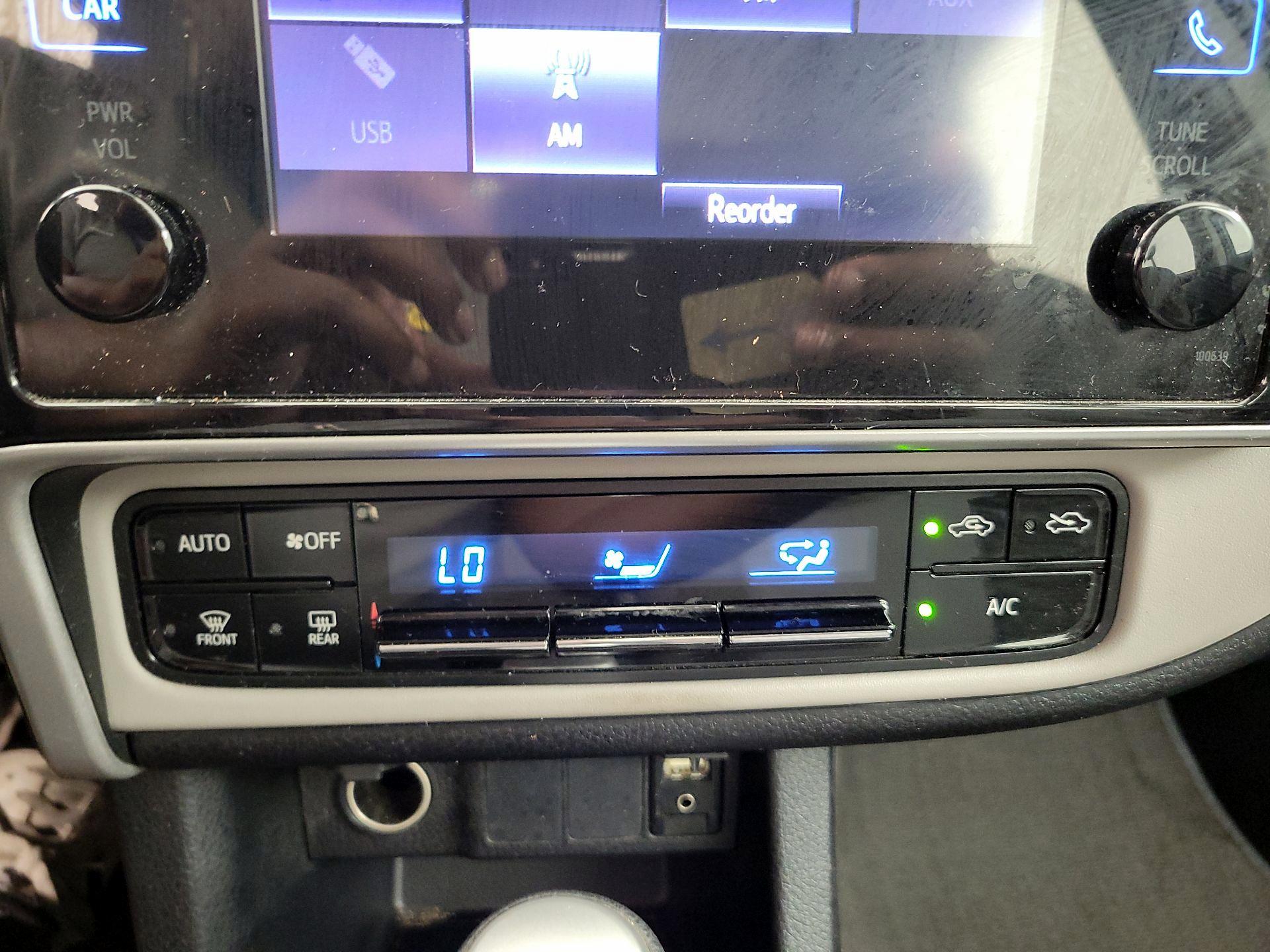 Thumbnail: 2019 Toyota Corolla - 16