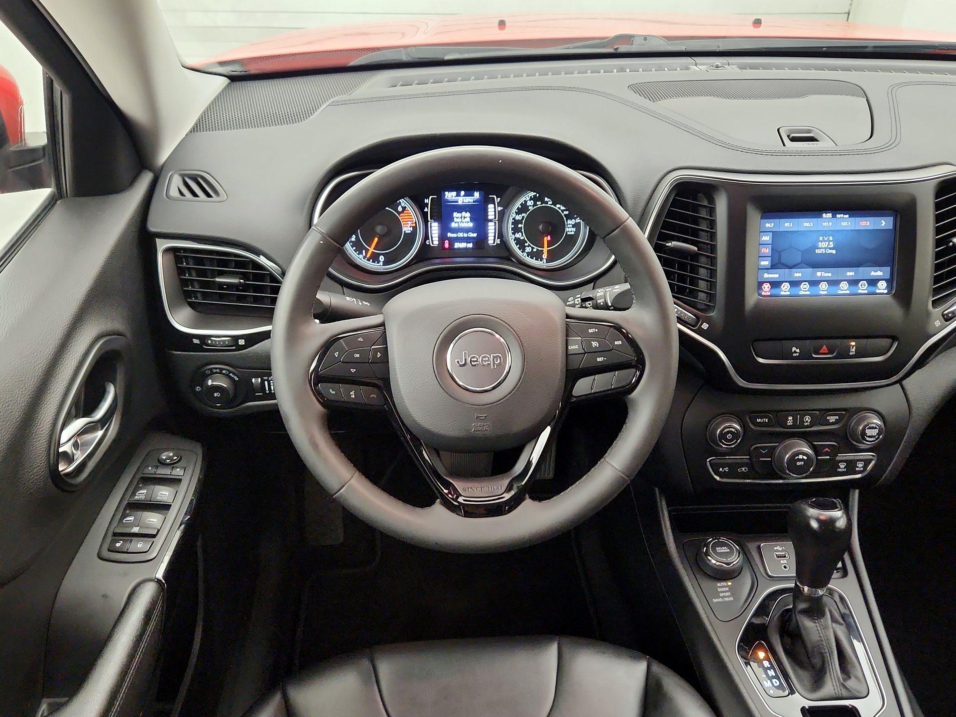 Thumbnail: 2021 Jeep Cherokee - 10