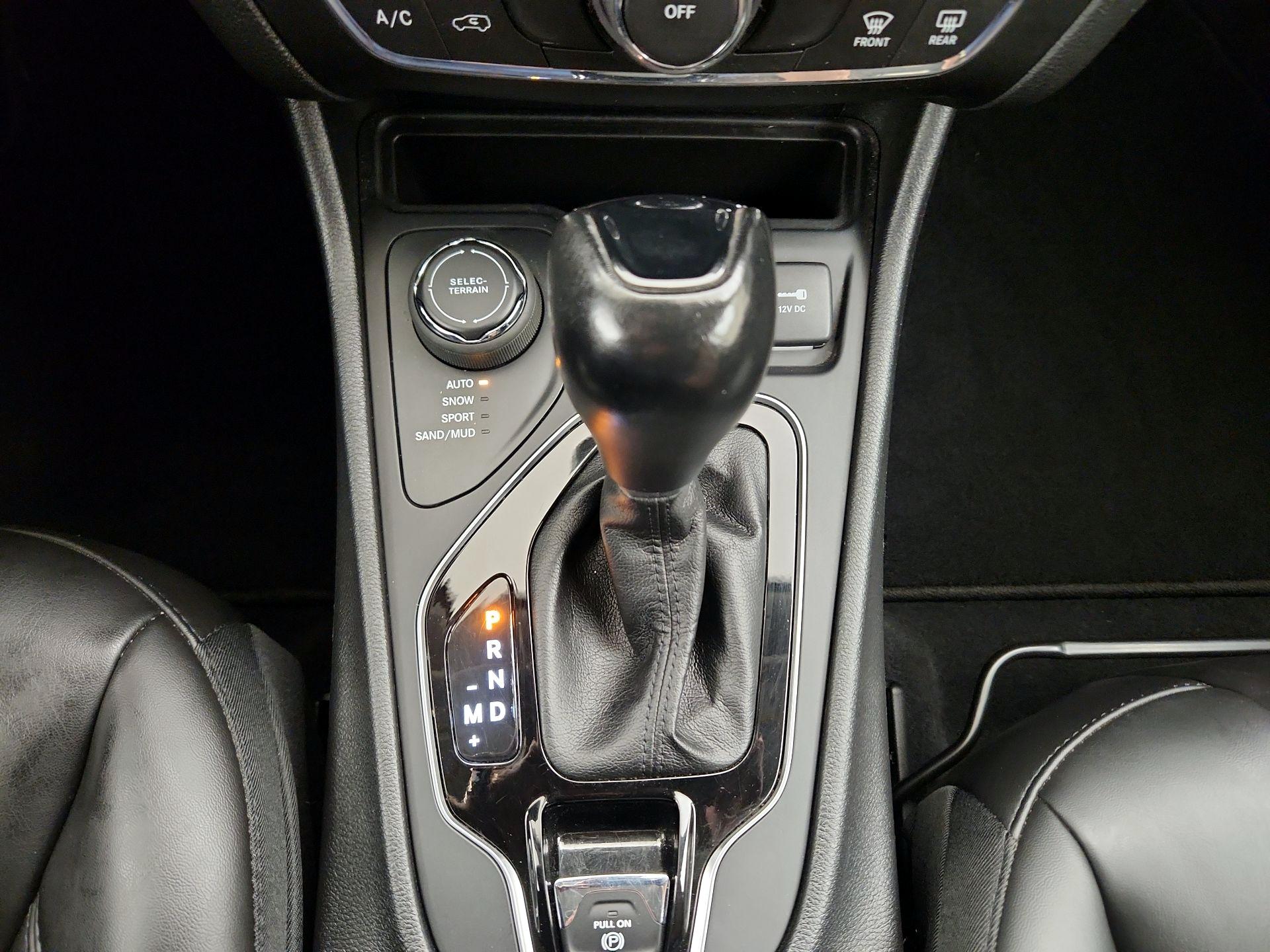 Thumbnail: 2021 Jeep Cherokee - 17
