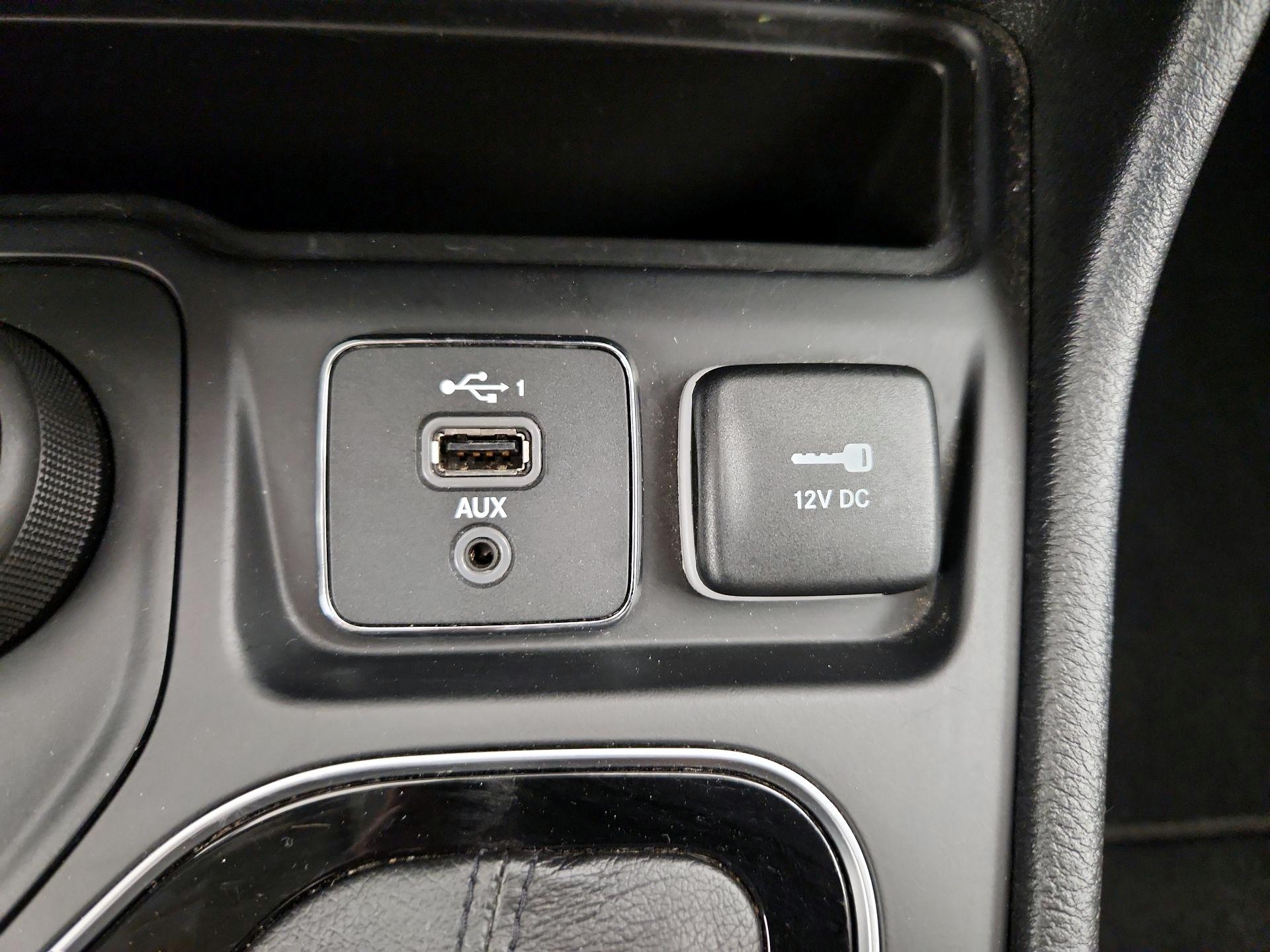 Thumbnail: 2021 Jeep Cherokee - 18