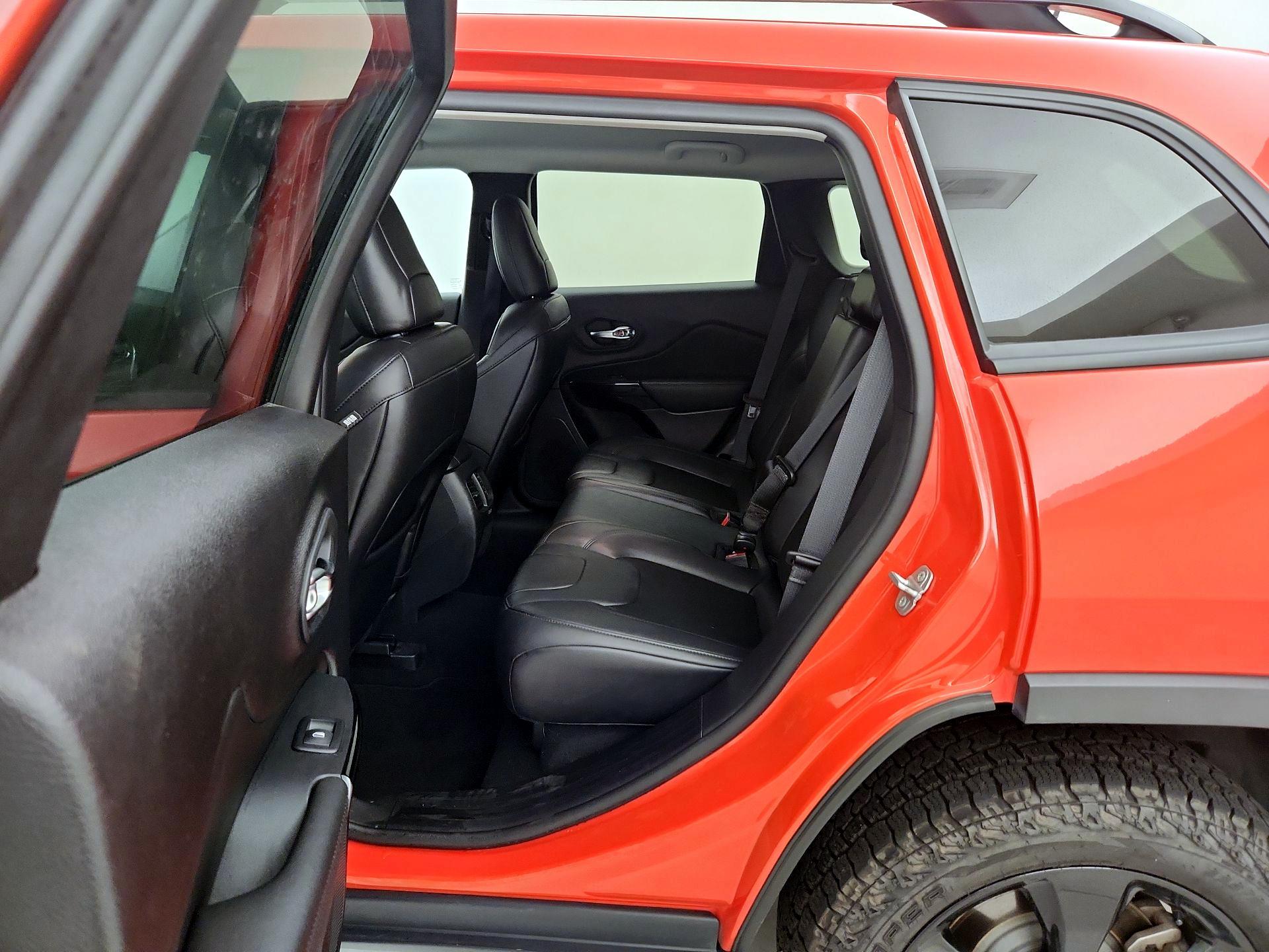 Thumbnail: 2021 Jeep Cherokee - 19