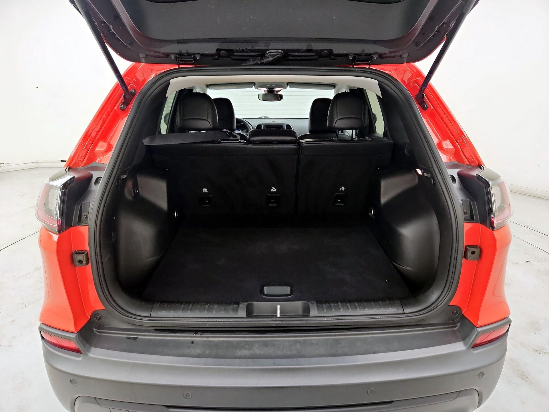 Thumbnail: 2021 Jeep Cherokee - 20