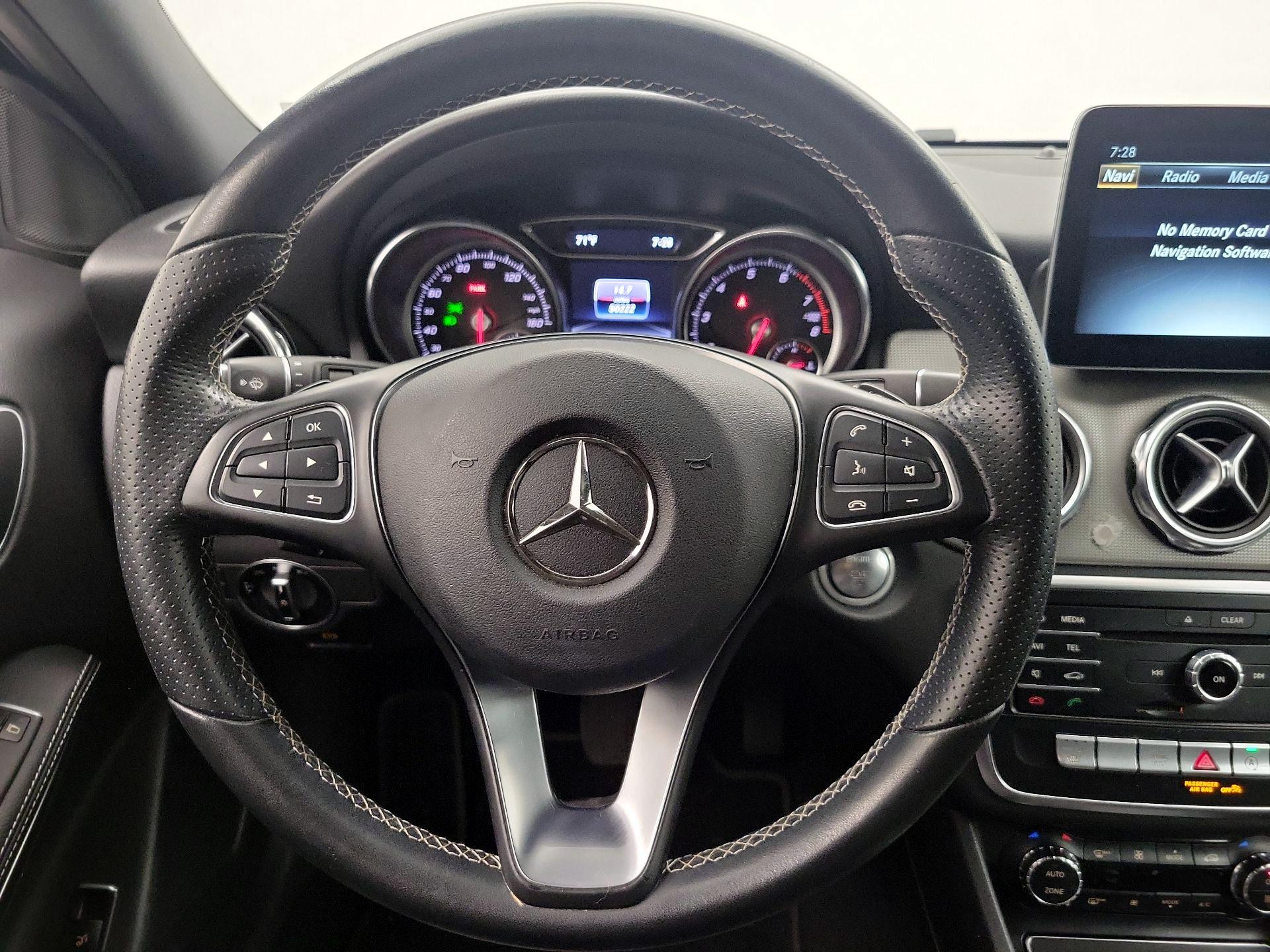 Thumbnail: 2018 Mercedes-Benz GLA - 10
