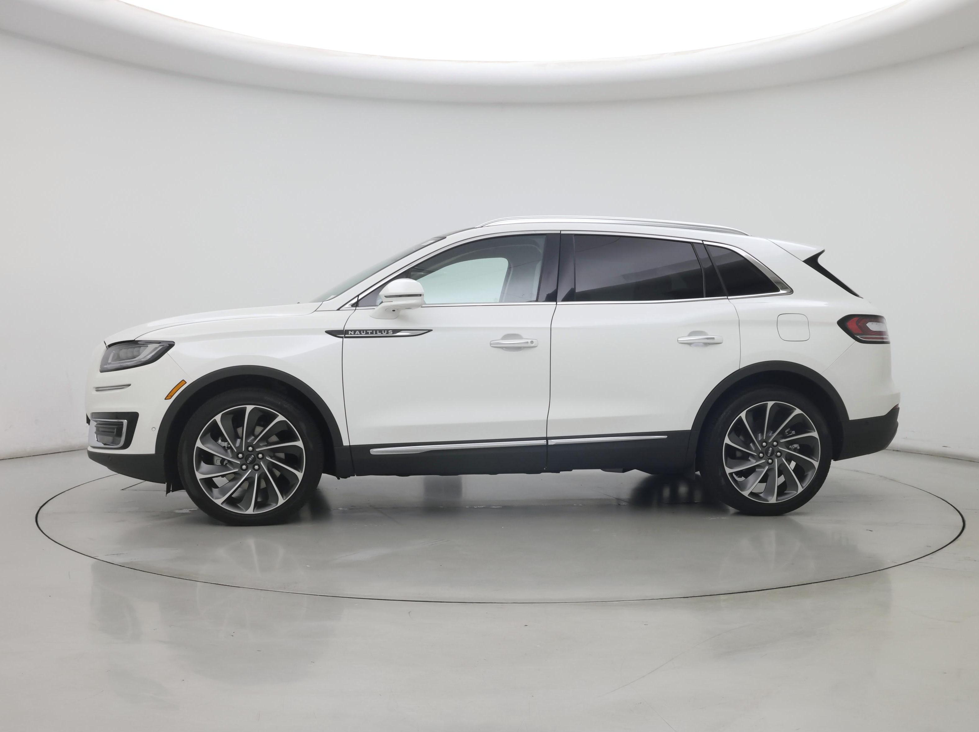 Thumbnail: 2020 Lincoln Nautilus - 3