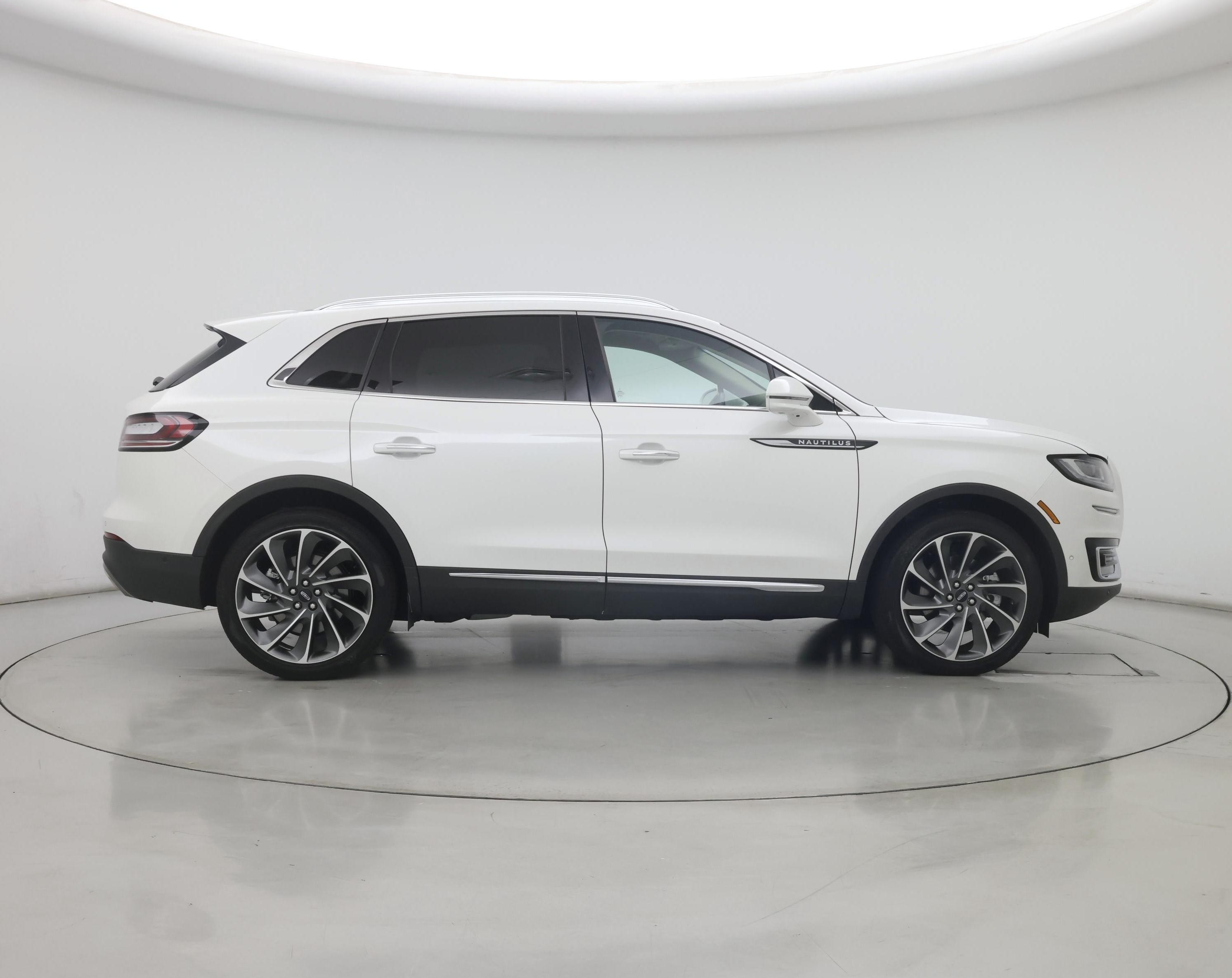 Thumbnail: 2020 Lincoln Nautilus - 7