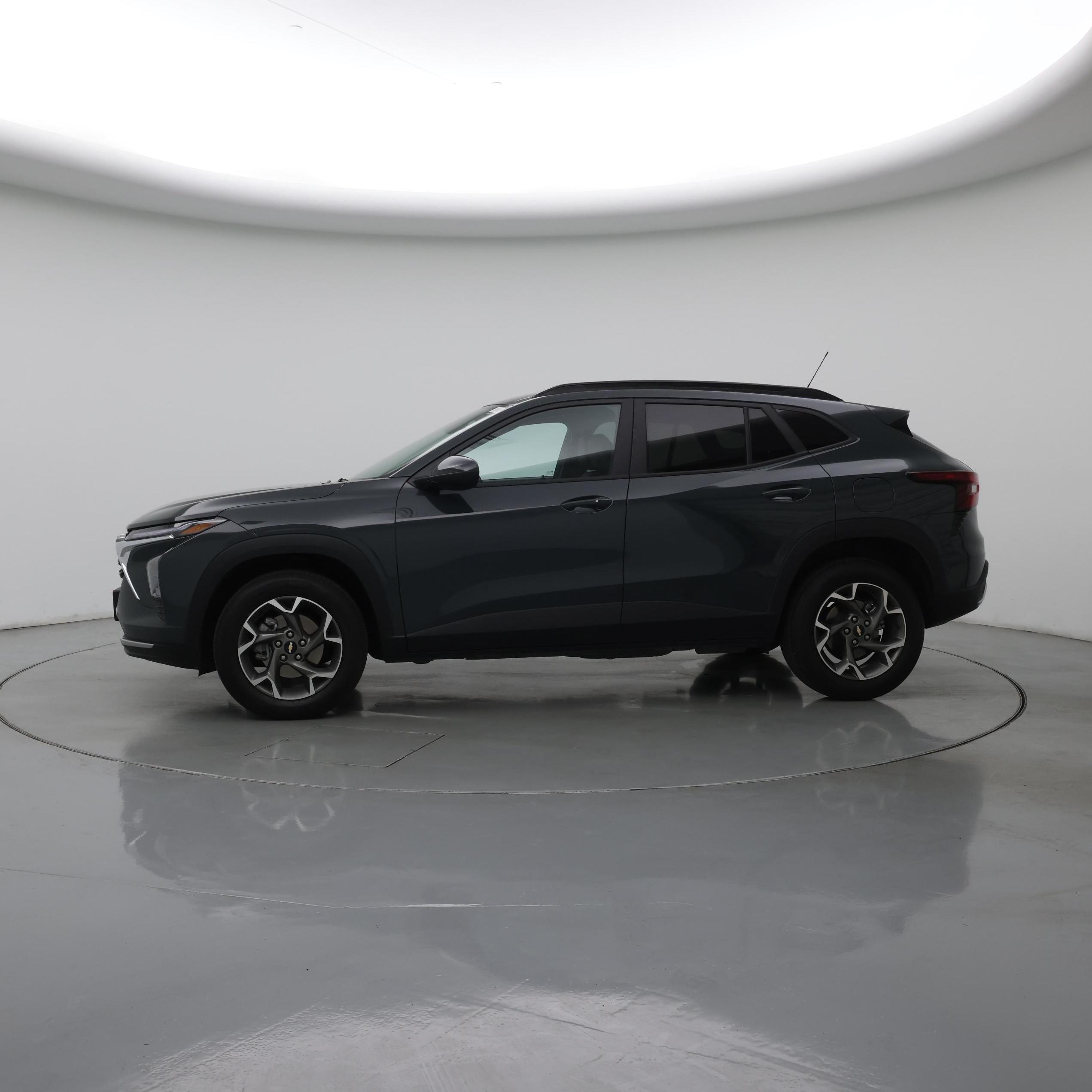 Thumbnail: 2025 Chevrolet Trax - 3