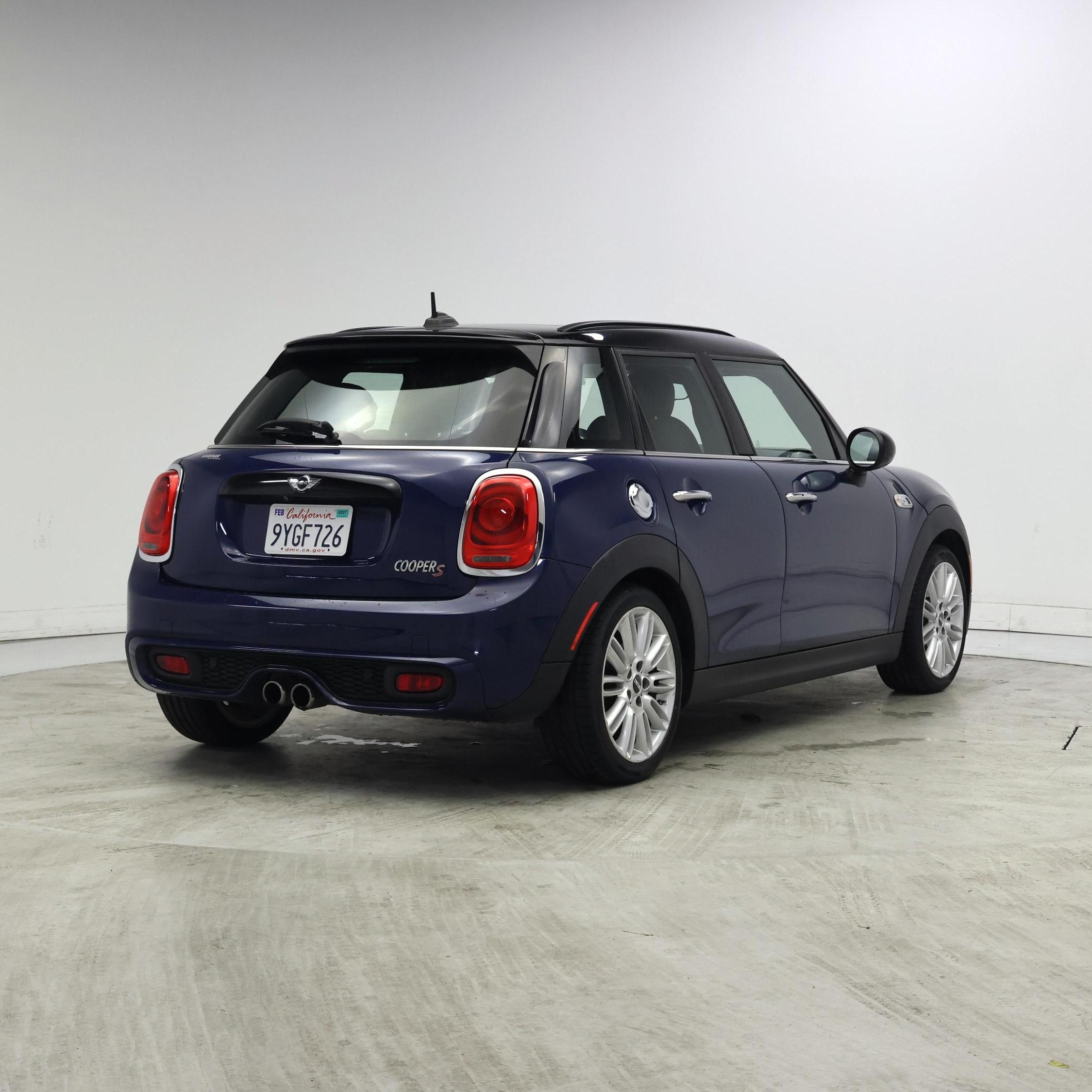 Thumbnail: 2016 MINI Cooper Hardtop - 8