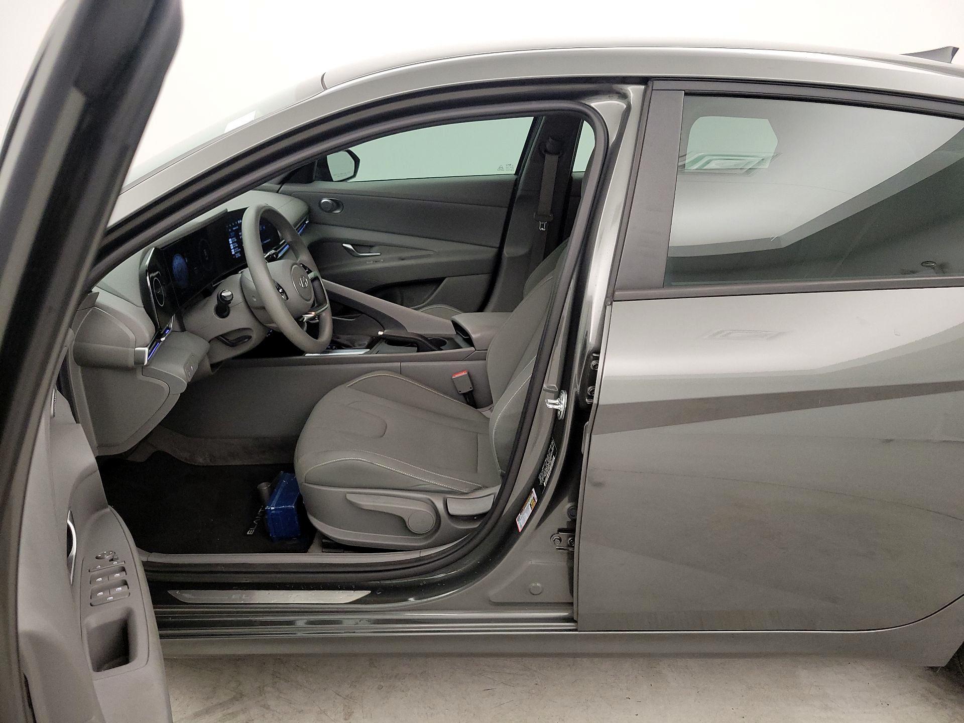 Thumbnail: 2024 Hyundai Elantra - 9