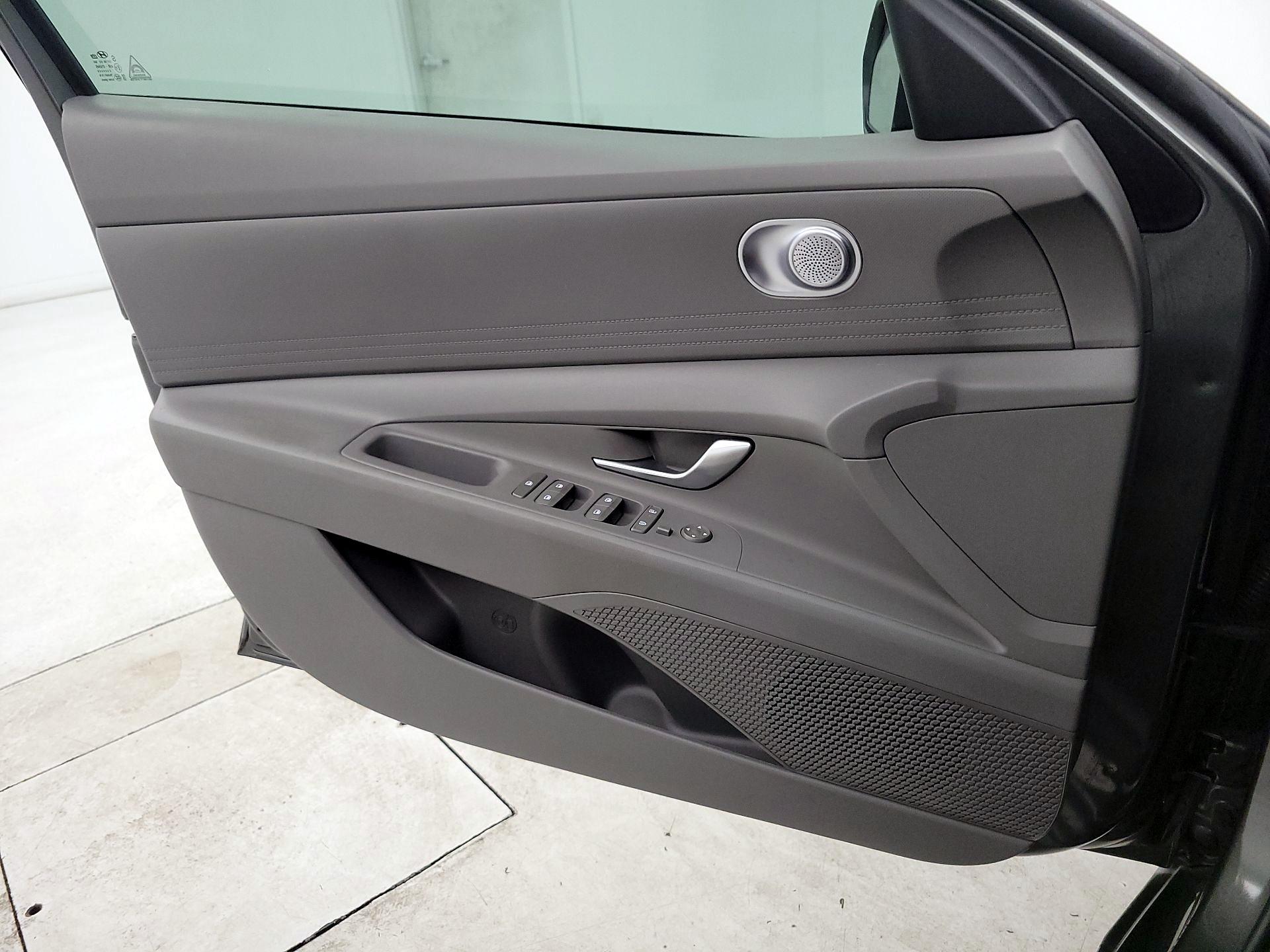 Thumbnail: 2024 Hyundai Elantra - 10
