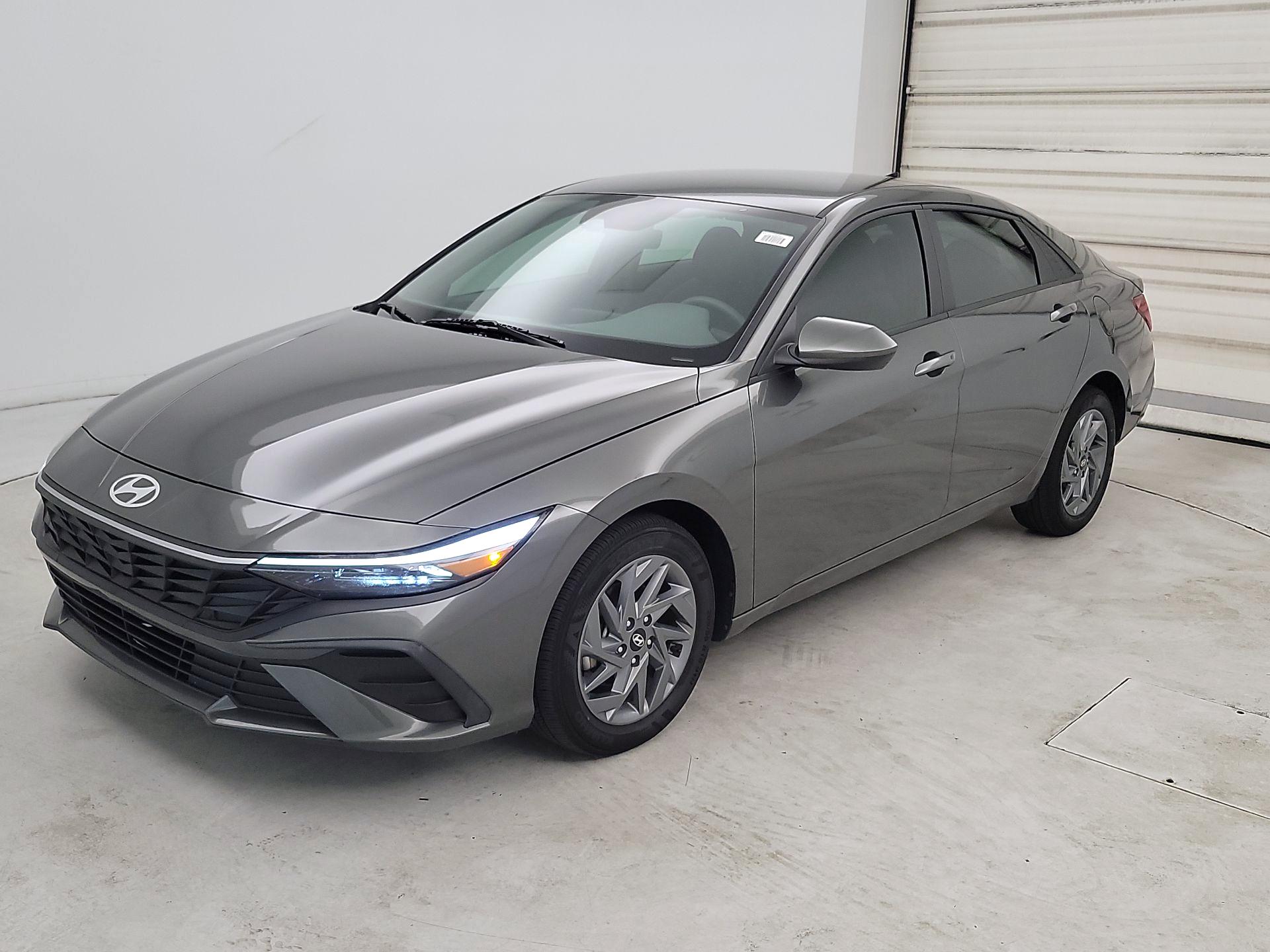 Thumbnail: 2024 Hyundai Elantra - 3