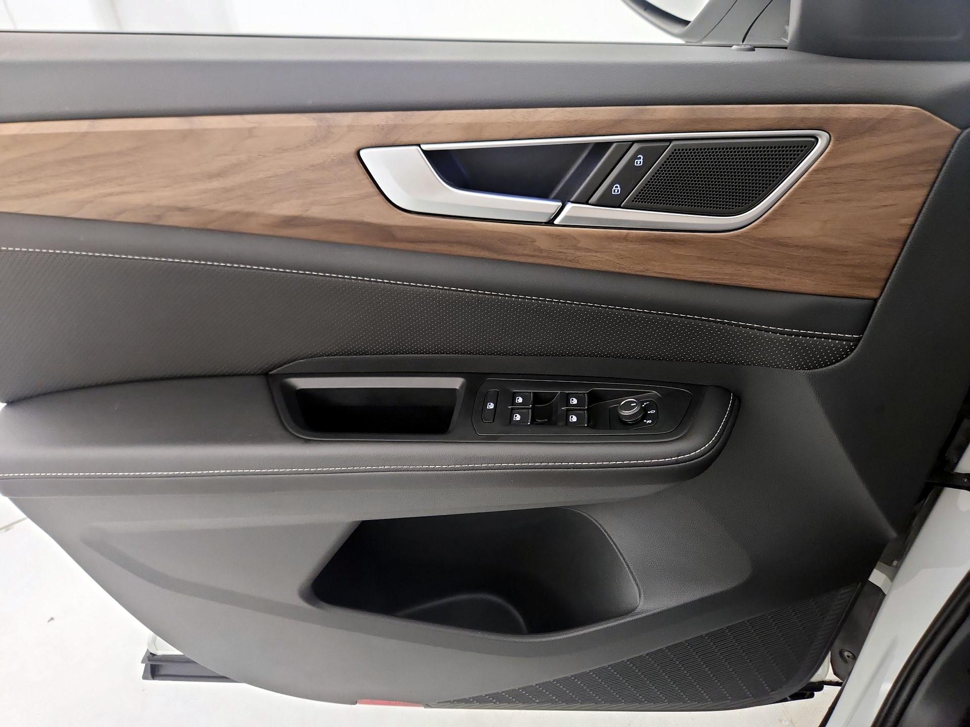 Thumbnail: 2024 Volkswagen Atlas - 12