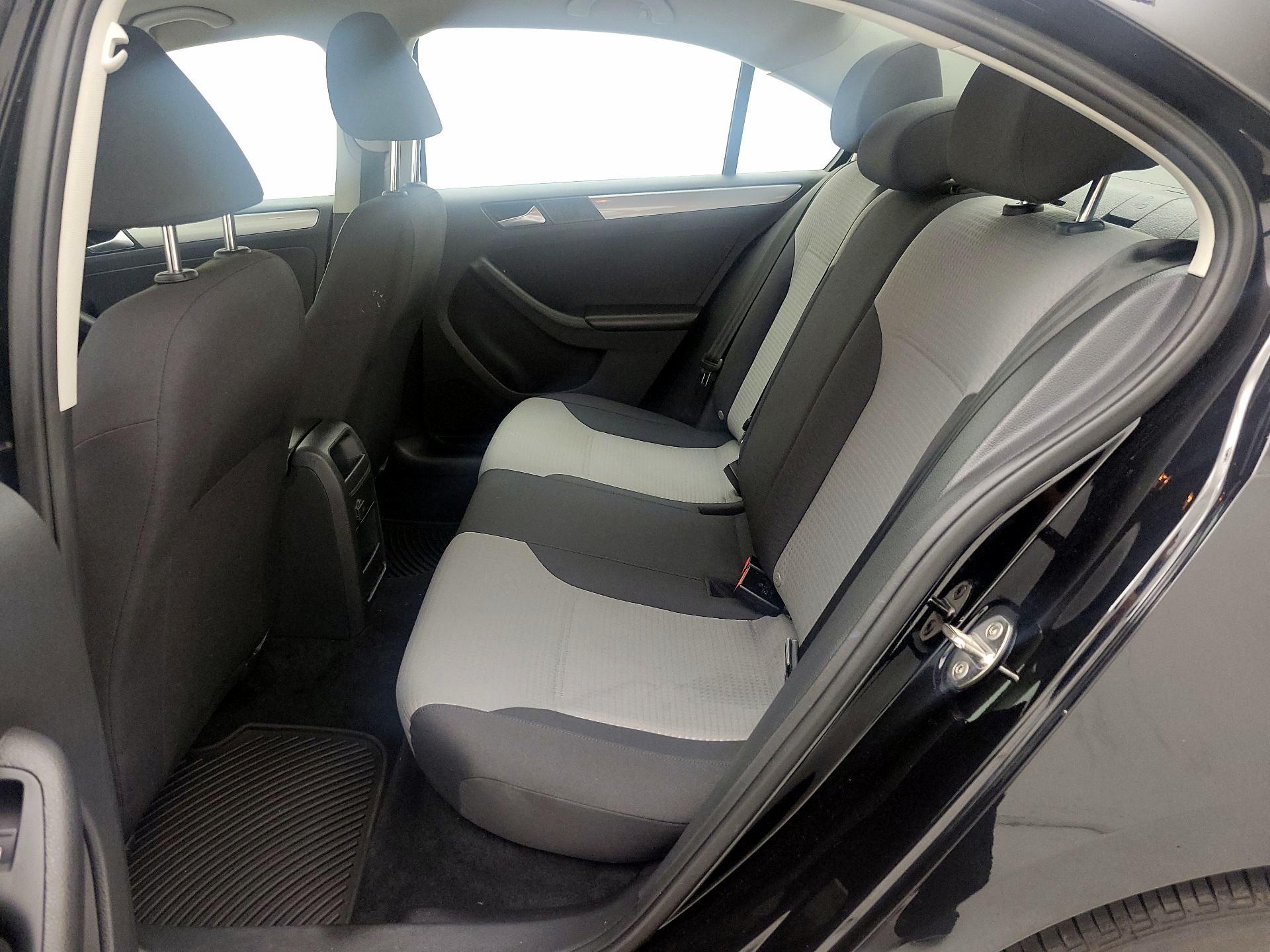 Thumbnail: 2018 Volkswagen Jetta - 18
