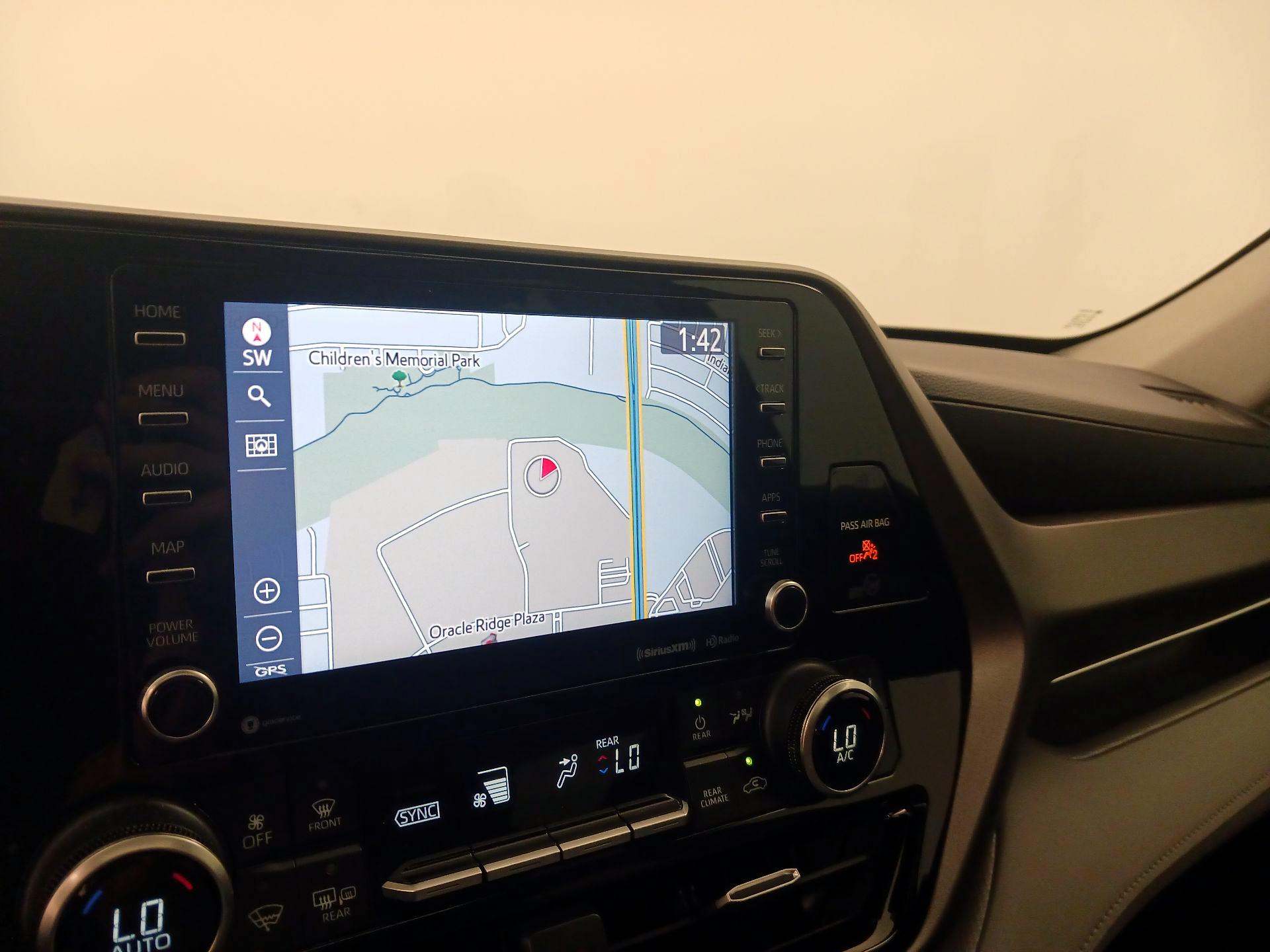 Thumbnail: 2020 Toyota Highlander - 14