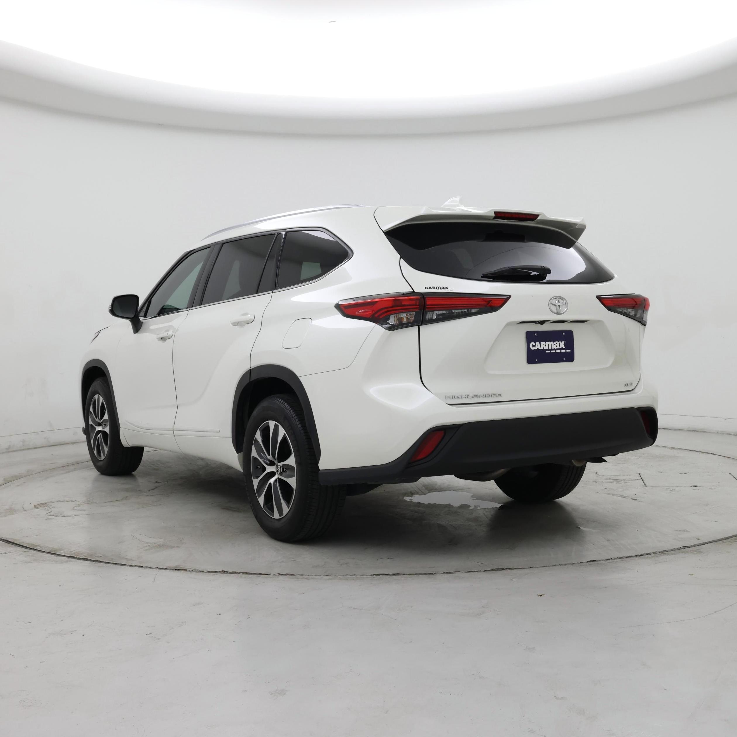 Thumbnail: 2020 Toyota Highlander - 2