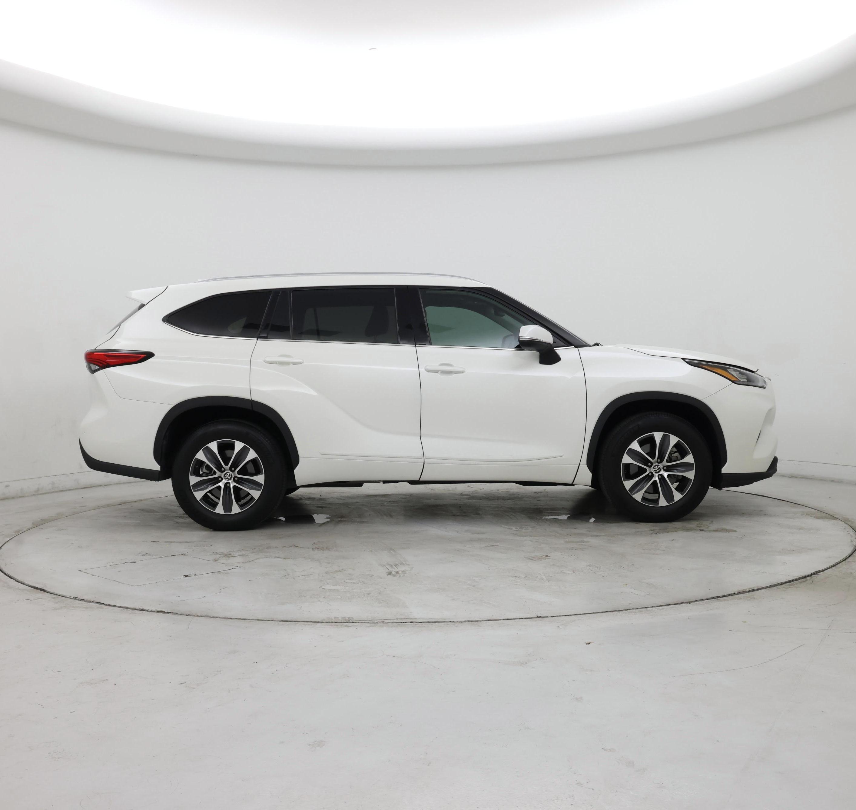 Thumbnail: 2020 Toyota Highlander - 7