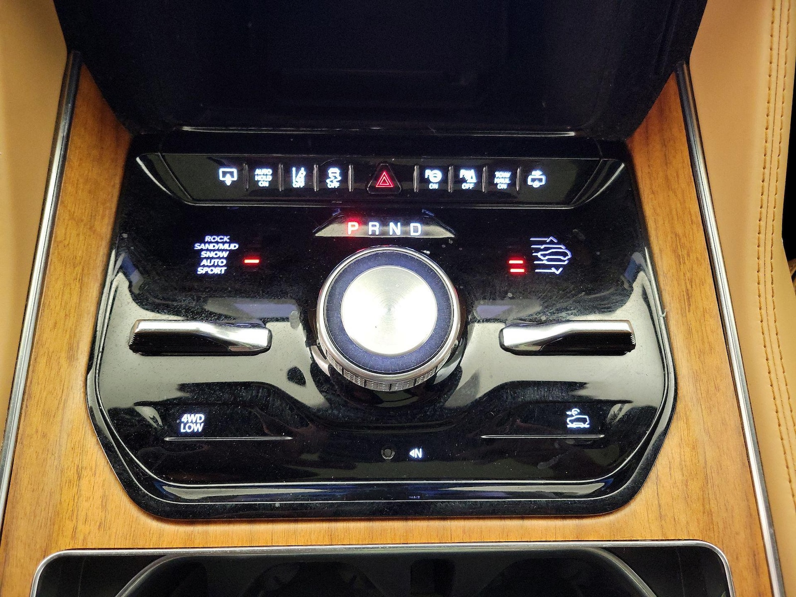 2022 Jeep Grand Wagoneer Series III - Photo 18