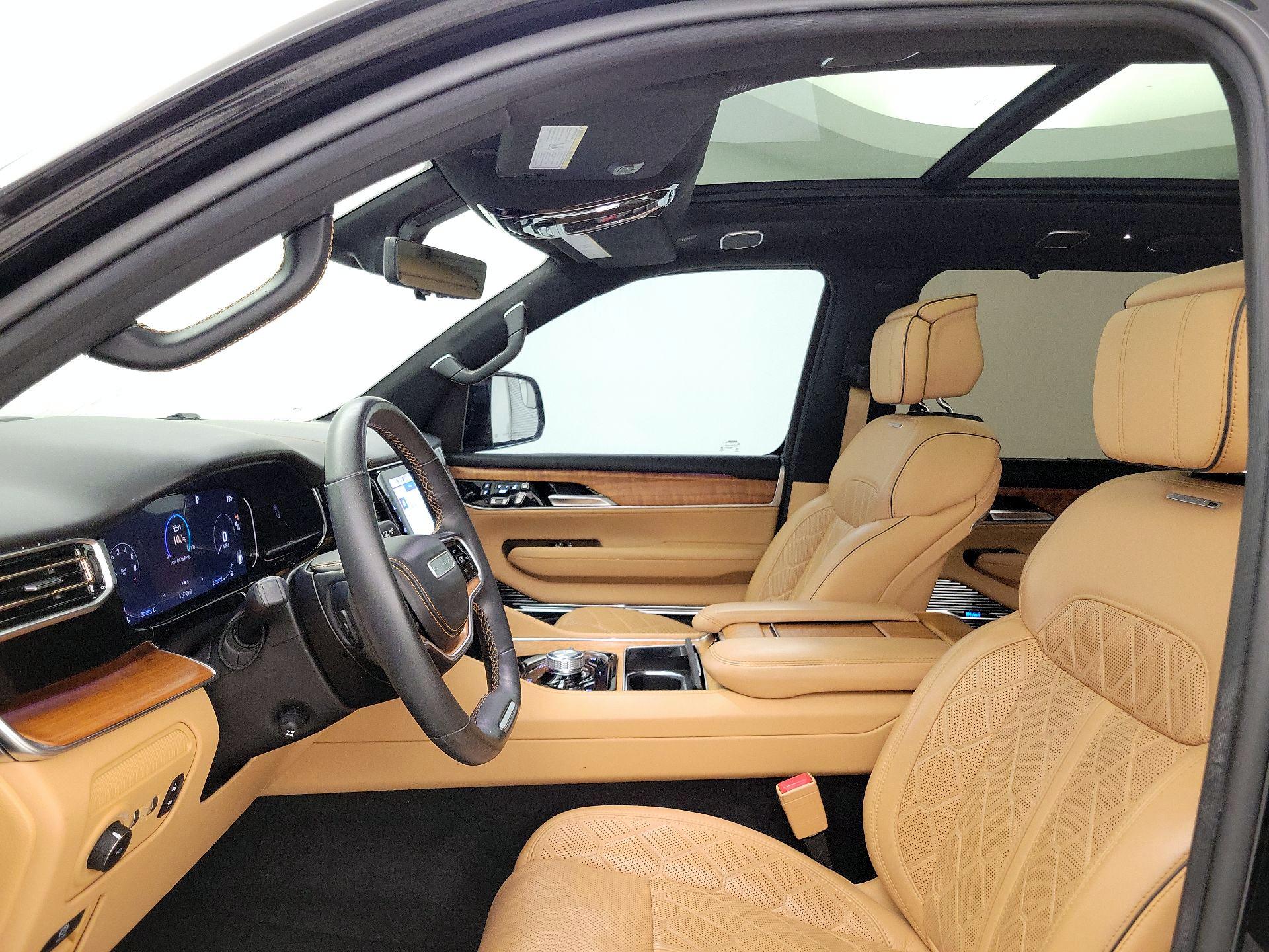 Thumbnail: 2022 Jeep Grand Wagoneer - 19