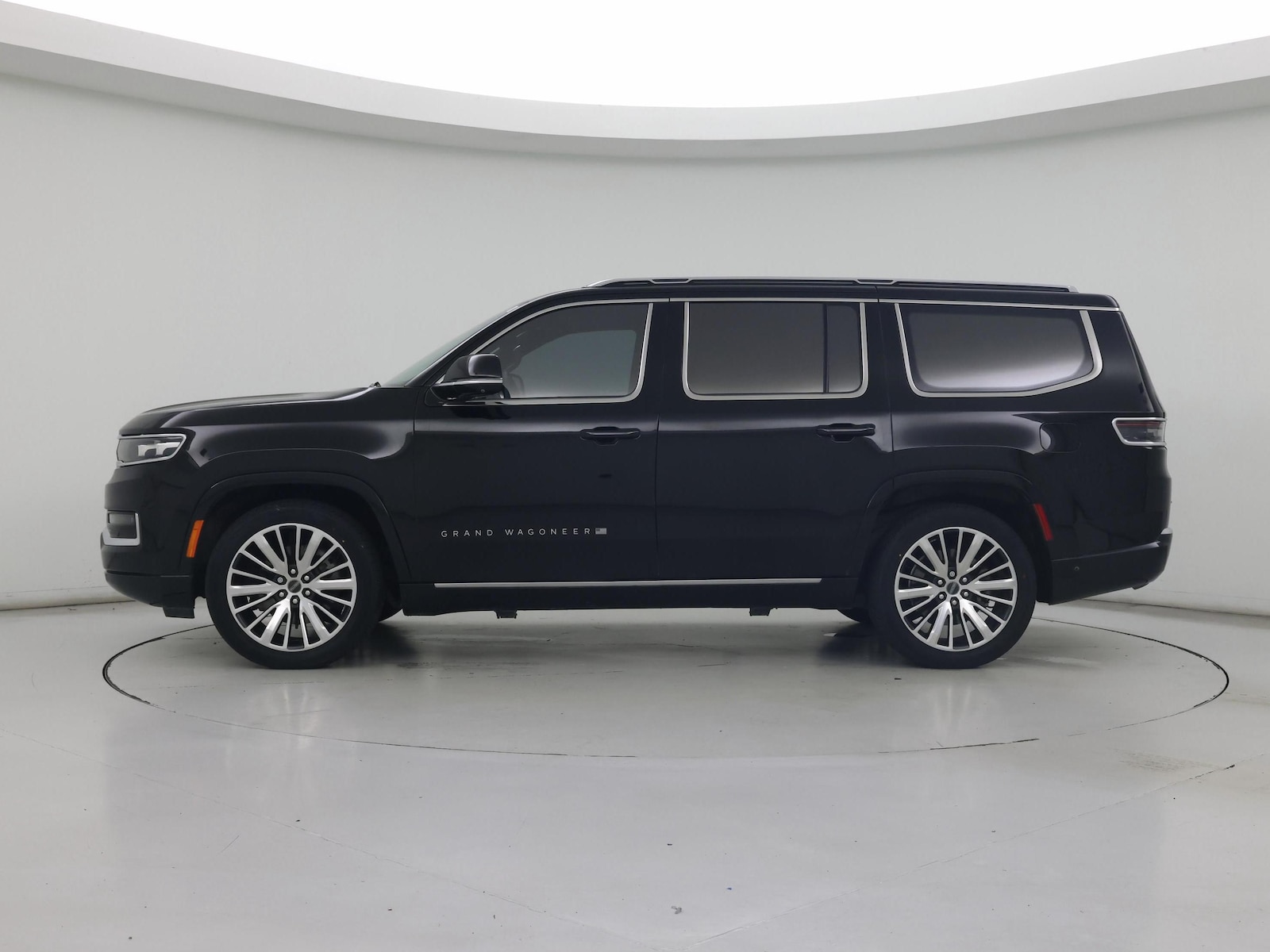 2022 Jeep Grand Wagoneer Series III - Photo 4