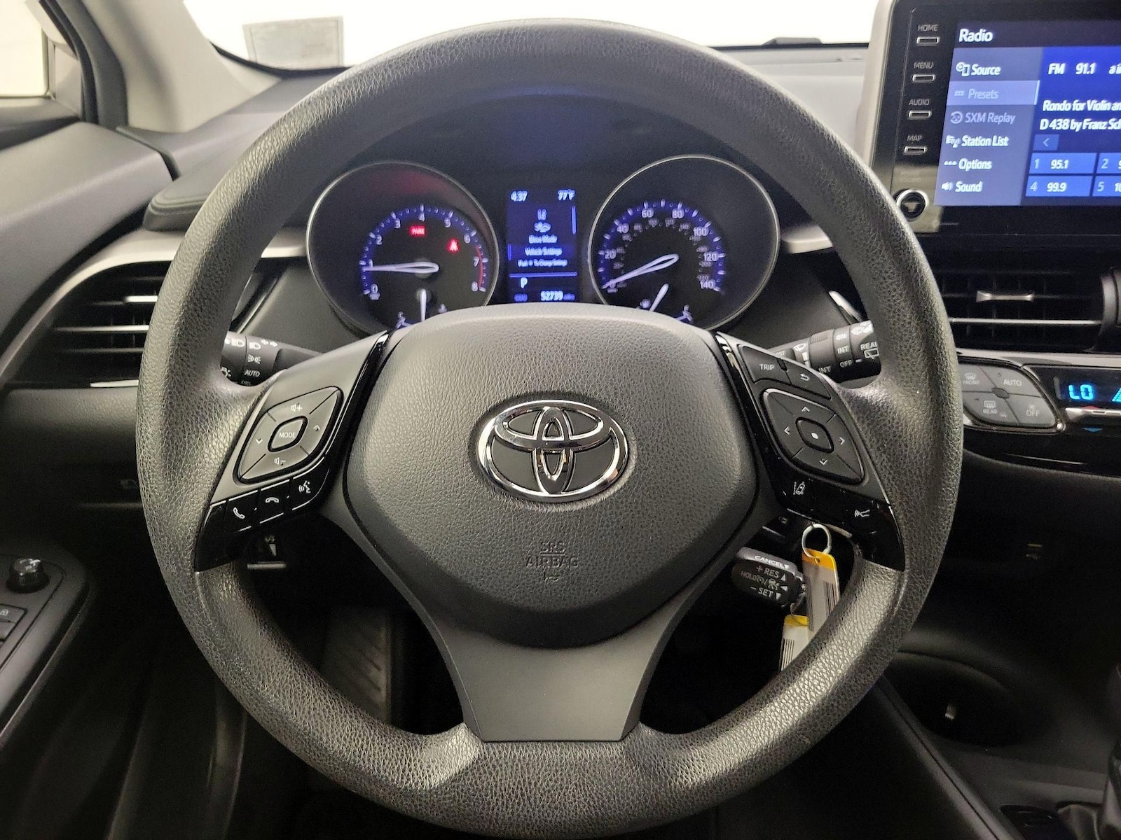2020 Toyota C-HR LE - Photo 11