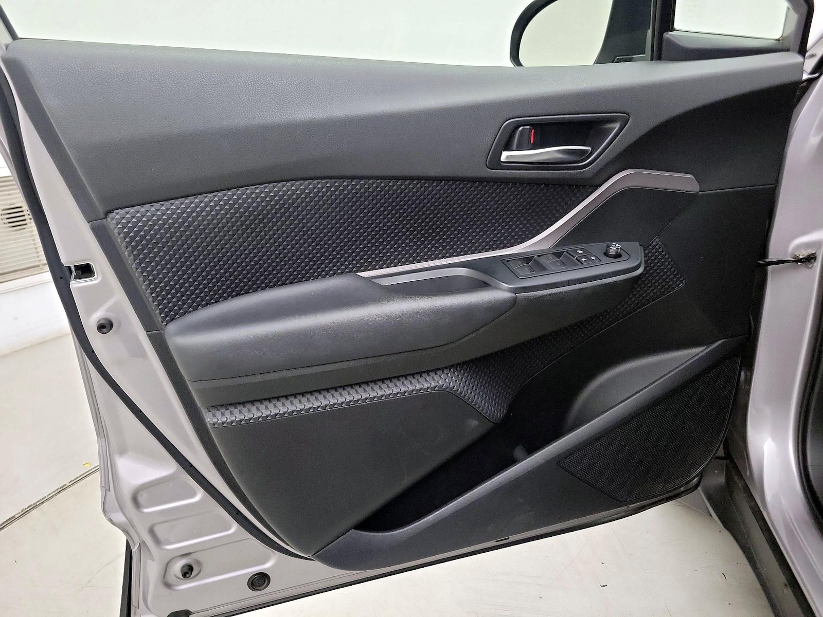 2020 Toyota C-HR LE - Photo 13