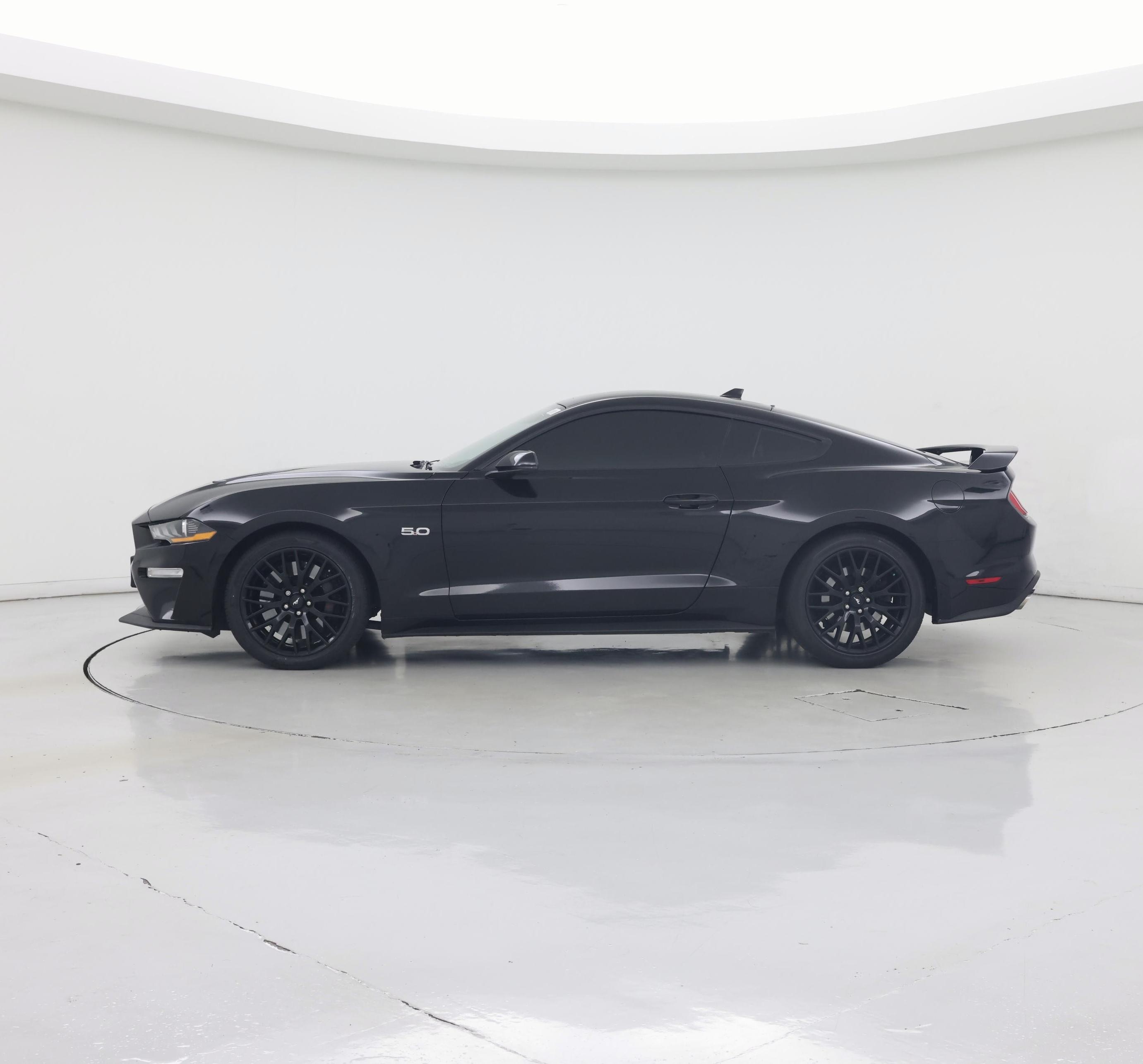 Thumbnail: 2022 Ford Mustang - 3