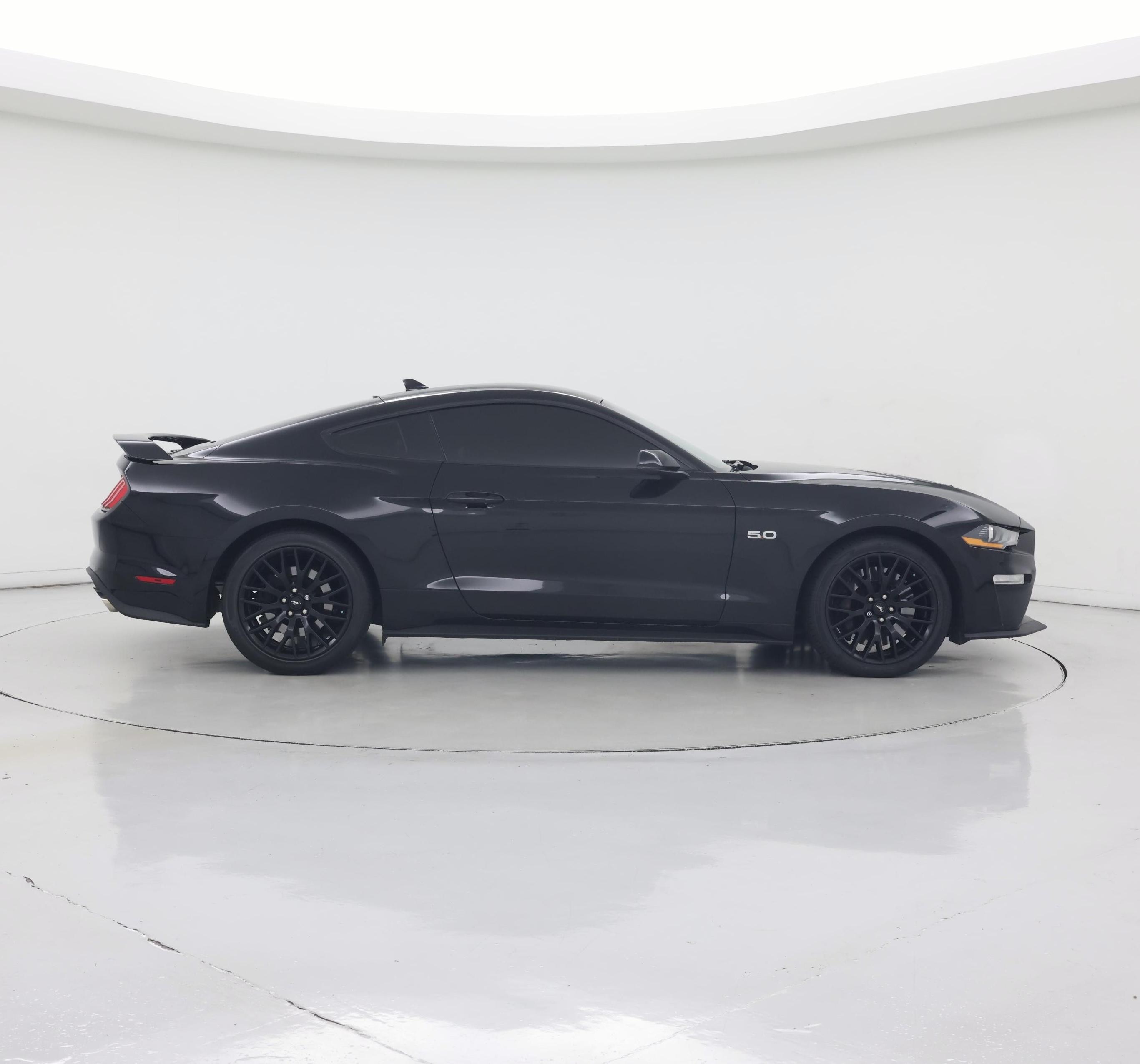 Thumbnail: 2022 Ford Mustang - 7