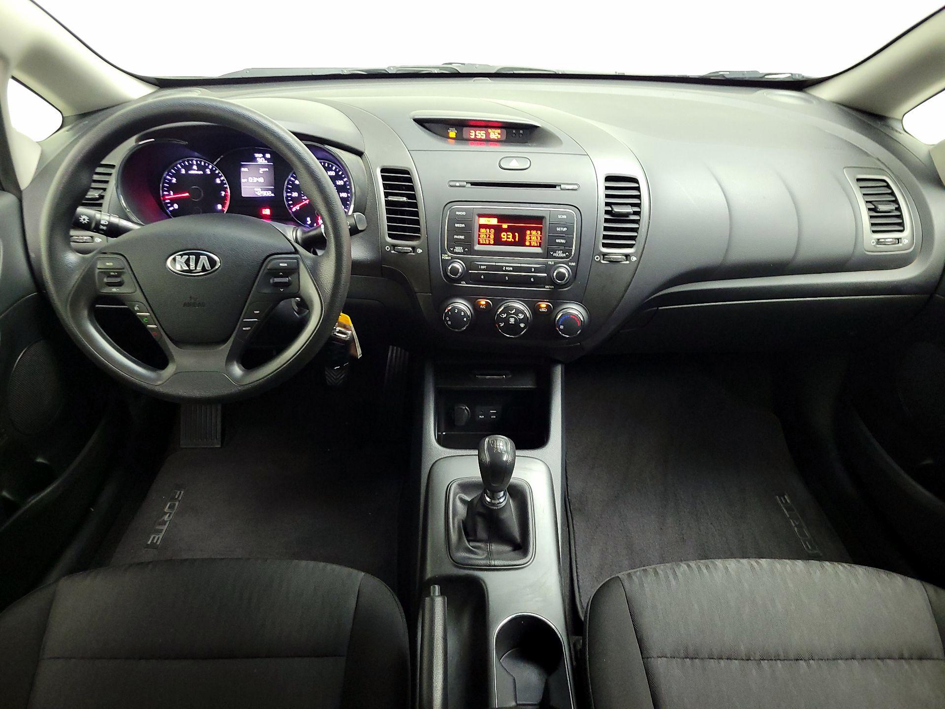 Thumbnail: 2016 Kia Forte - 9