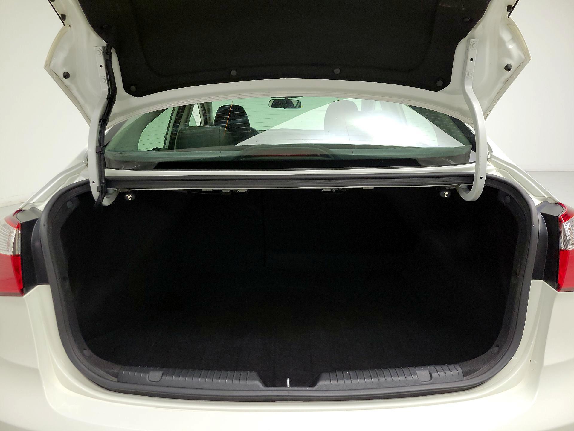 Thumbnail: 2016 Kia Forte - 19