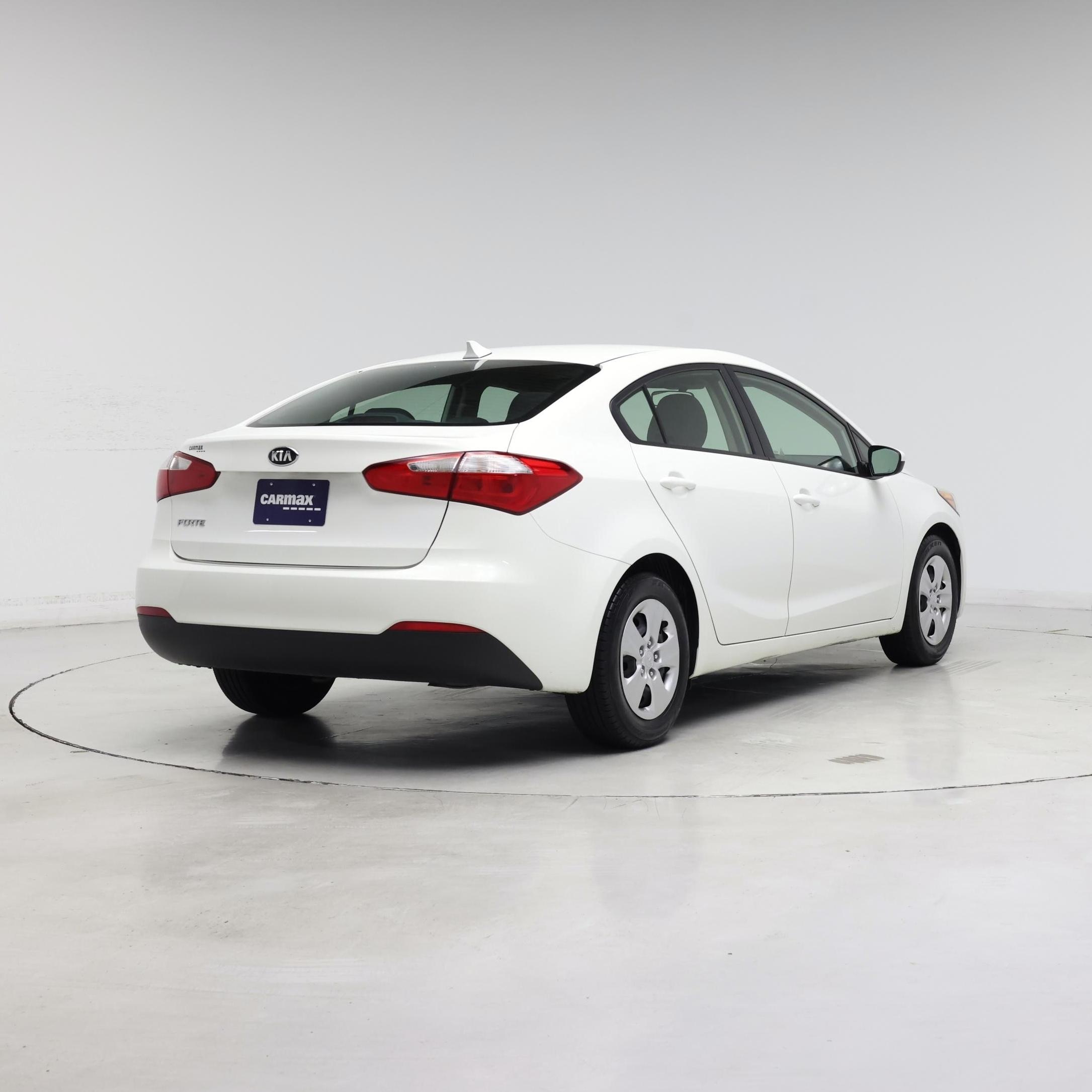 Thumbnail: 2016 Kia Forte - 8