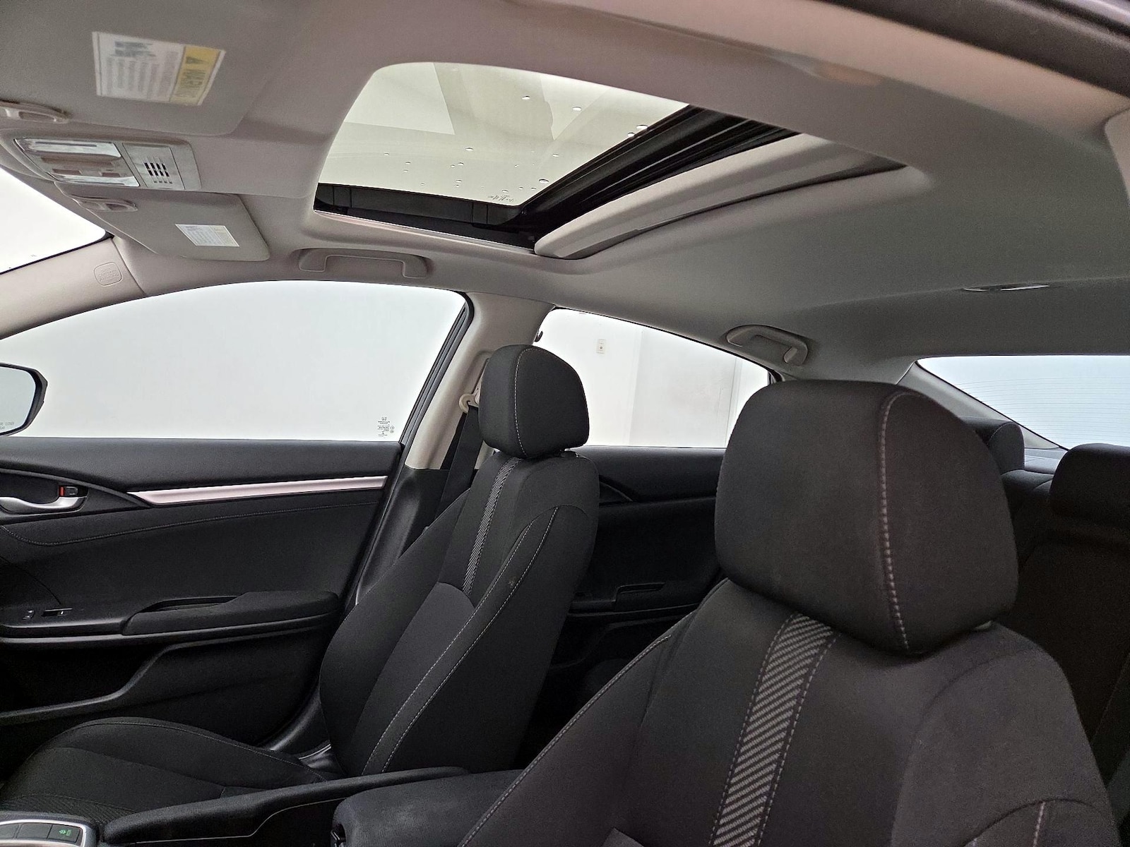 Sunroof(s) & Overhead Airbags