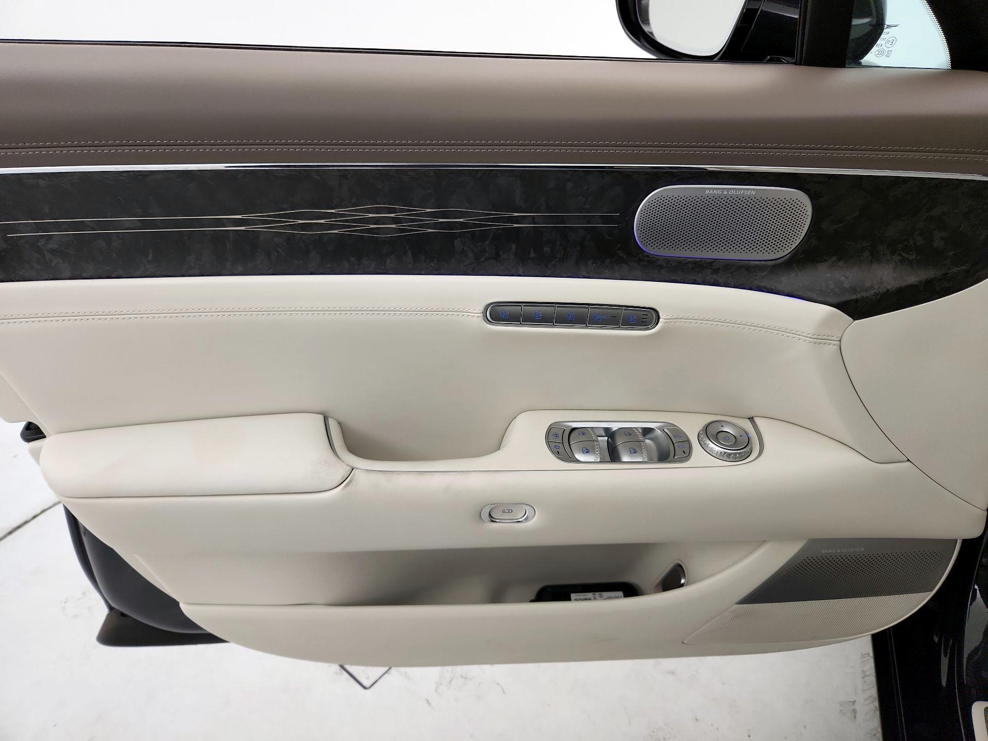 Thumbnail: 2023 Genesis G90 - 12