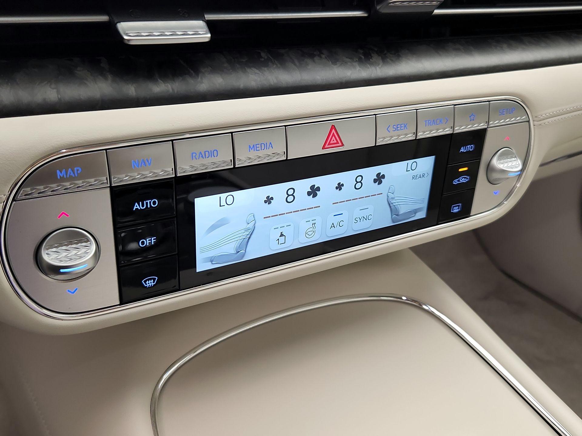 Thumbnail: 2023 Genesis G90 - 16