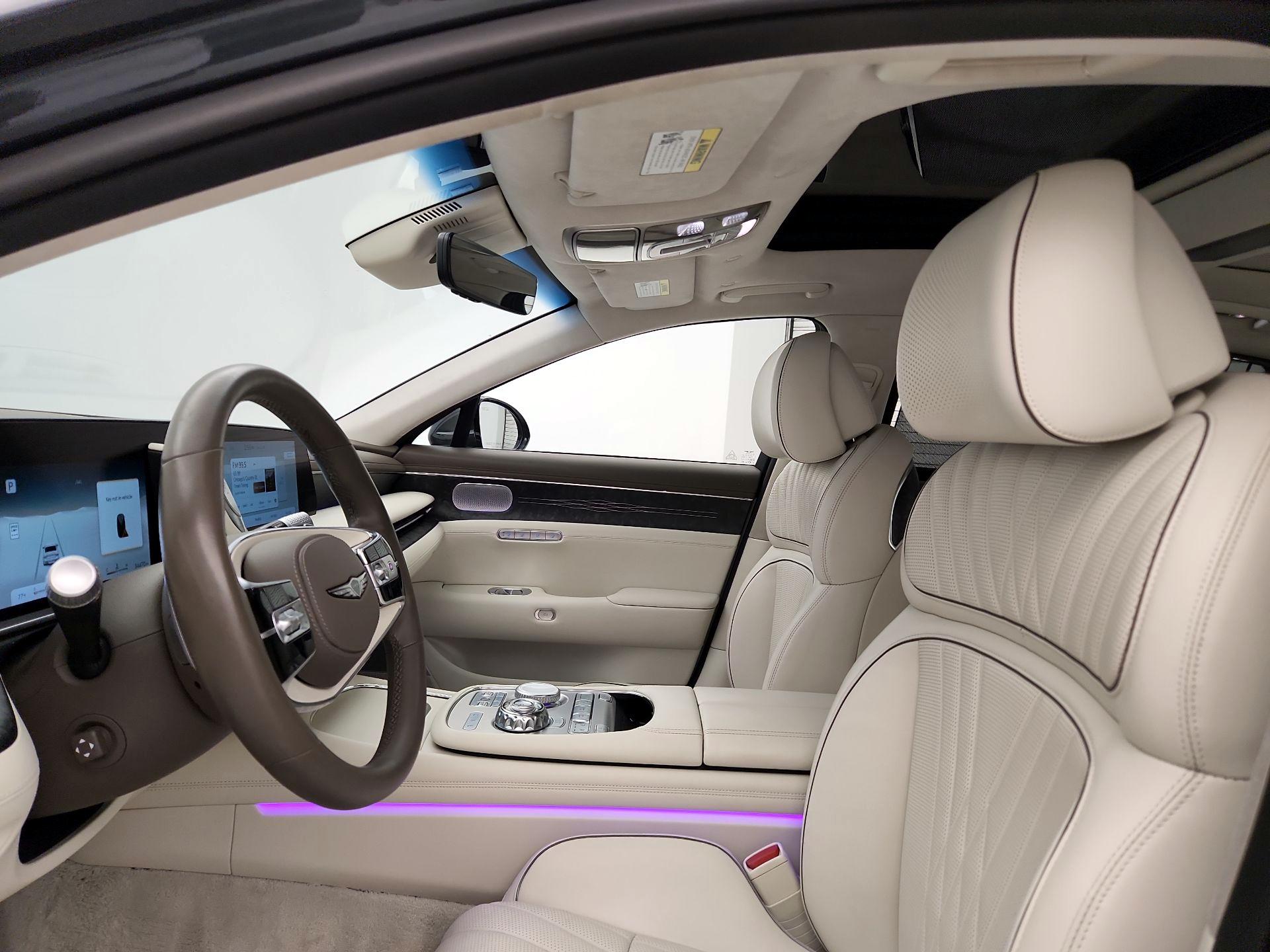 Thumbnail: 2023 Genesis G90 - 19