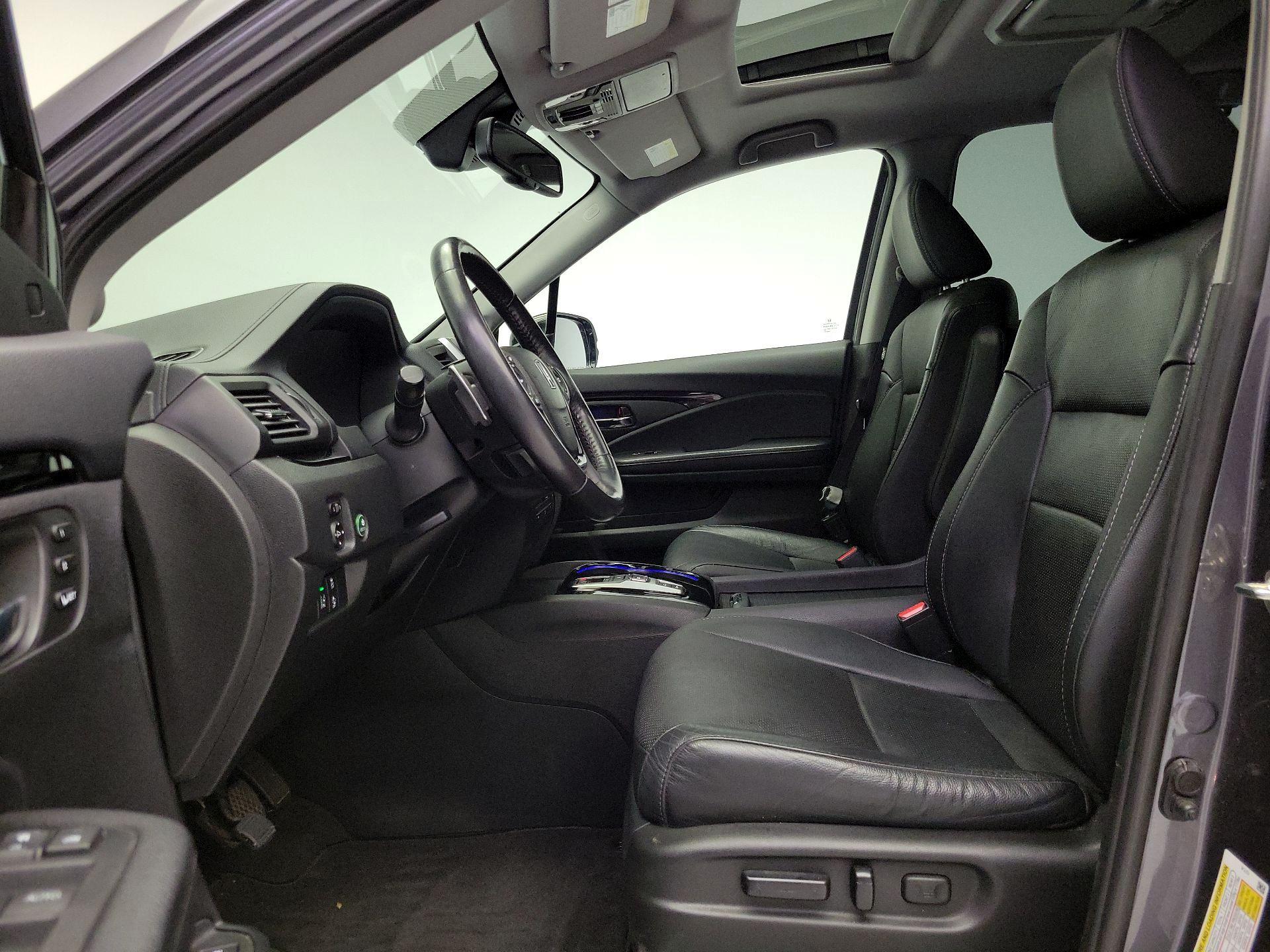Thumbnail: 2018 Honda Pilot - 11