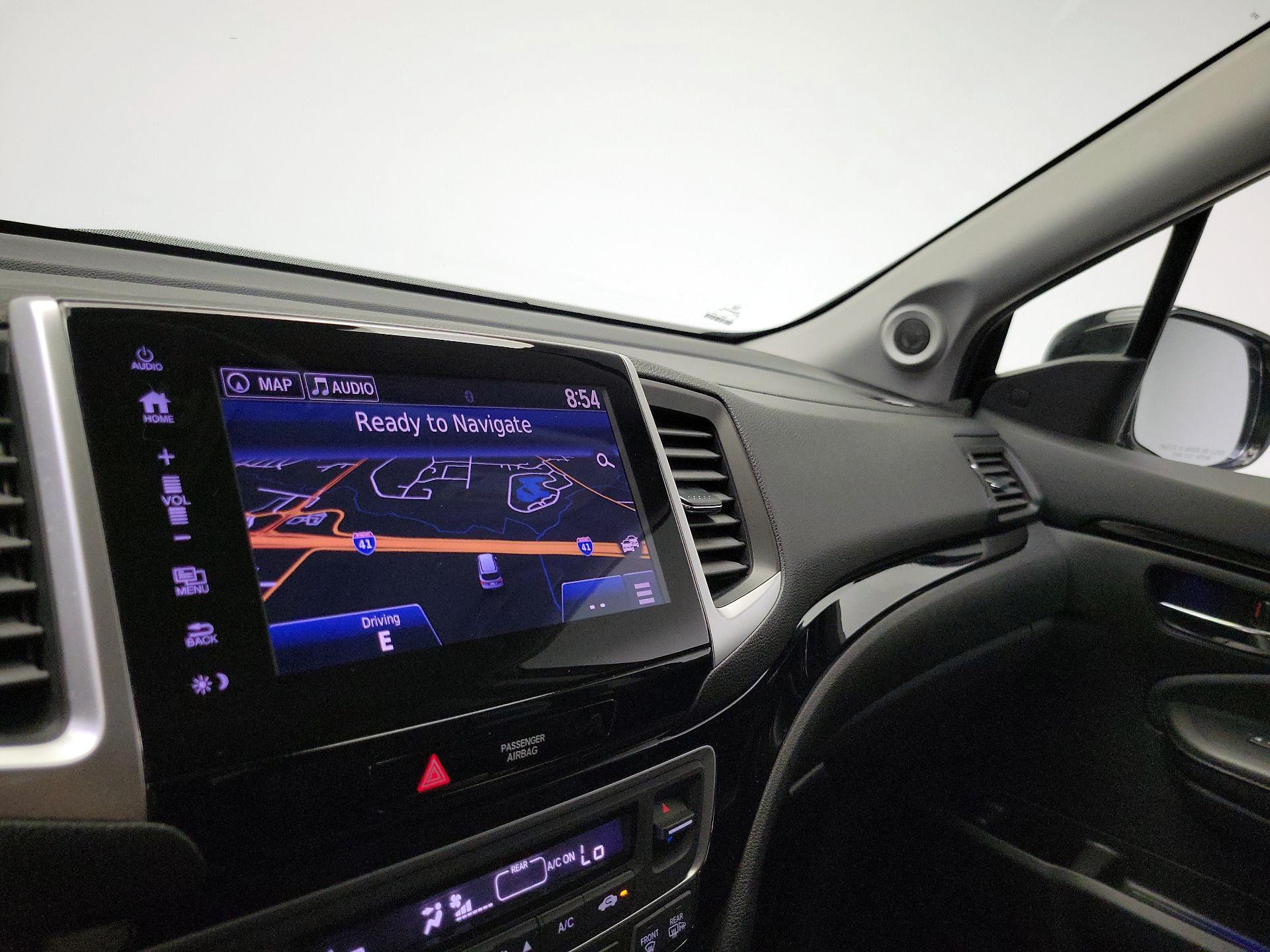 Thumbnail: 2018 Honda Pilot - 14