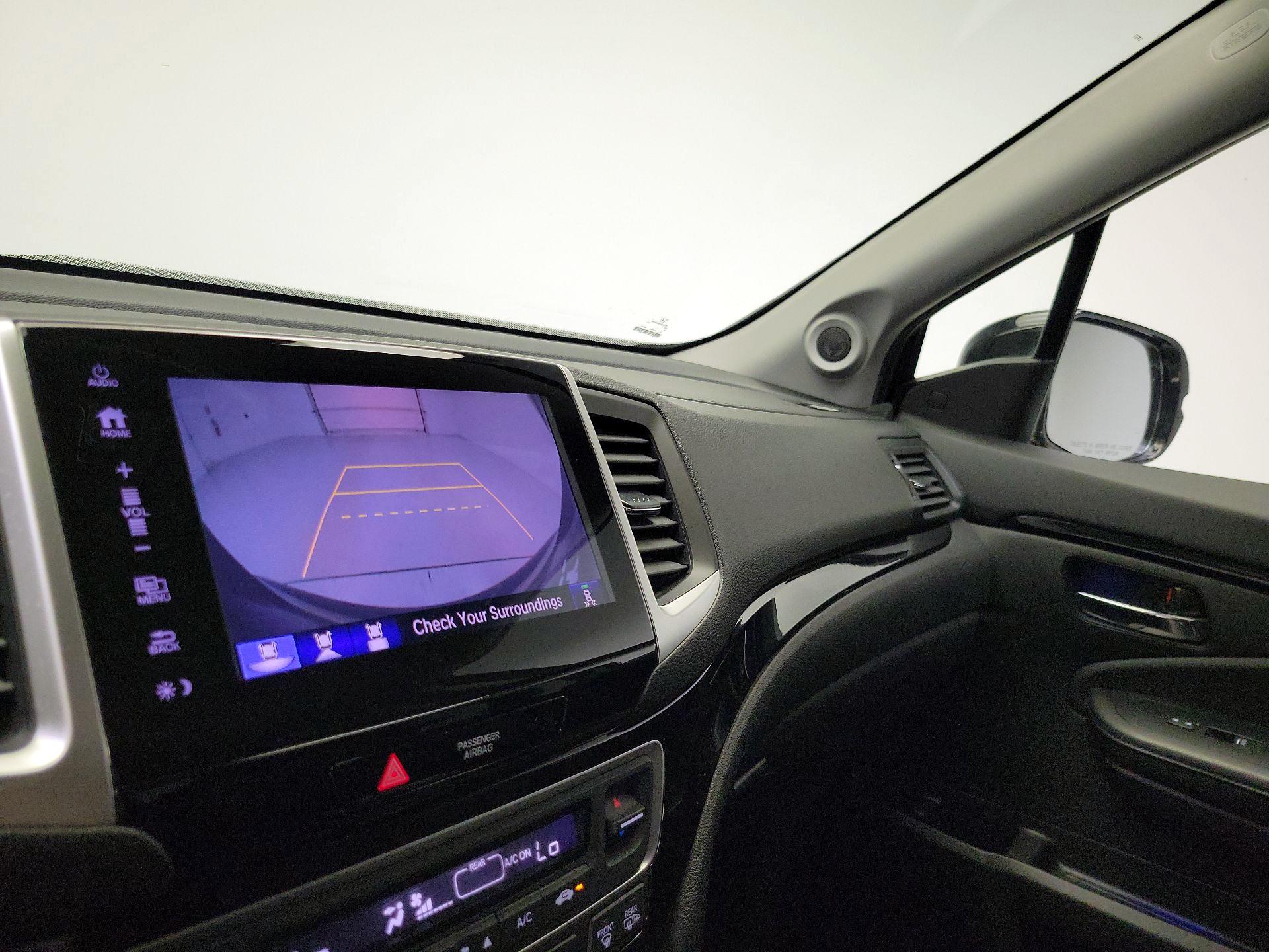 Thumbnail: 2018 Honda Pilot - 15